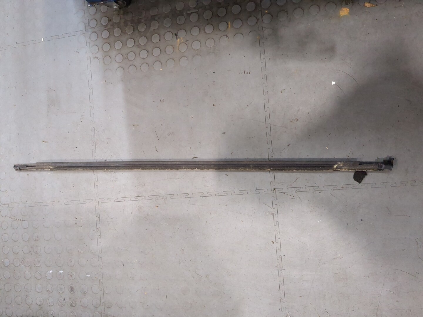 Накладка стекла заднего правого