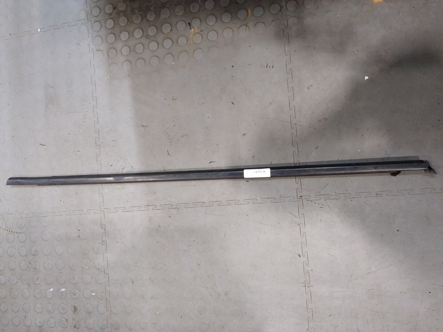 Накладка стекла заднего правого