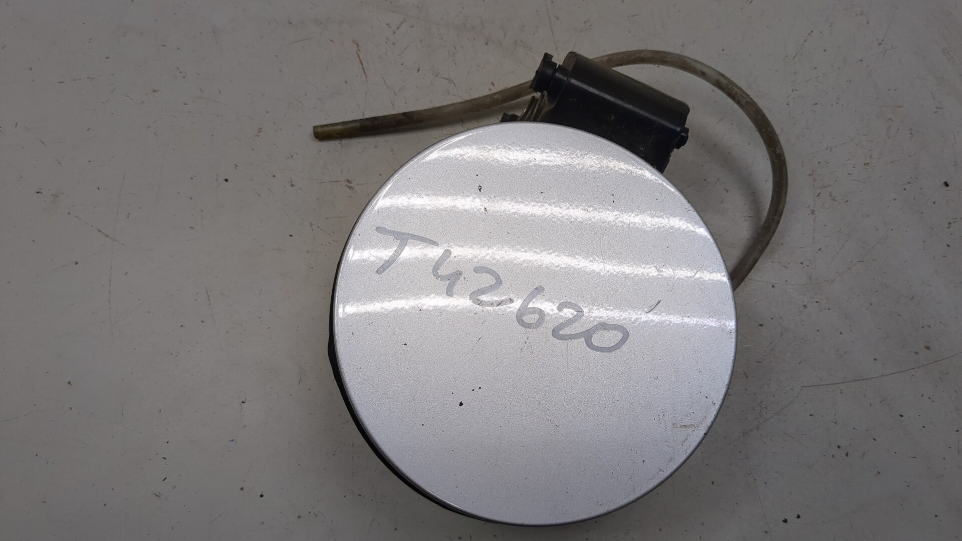 Лючок бензобака