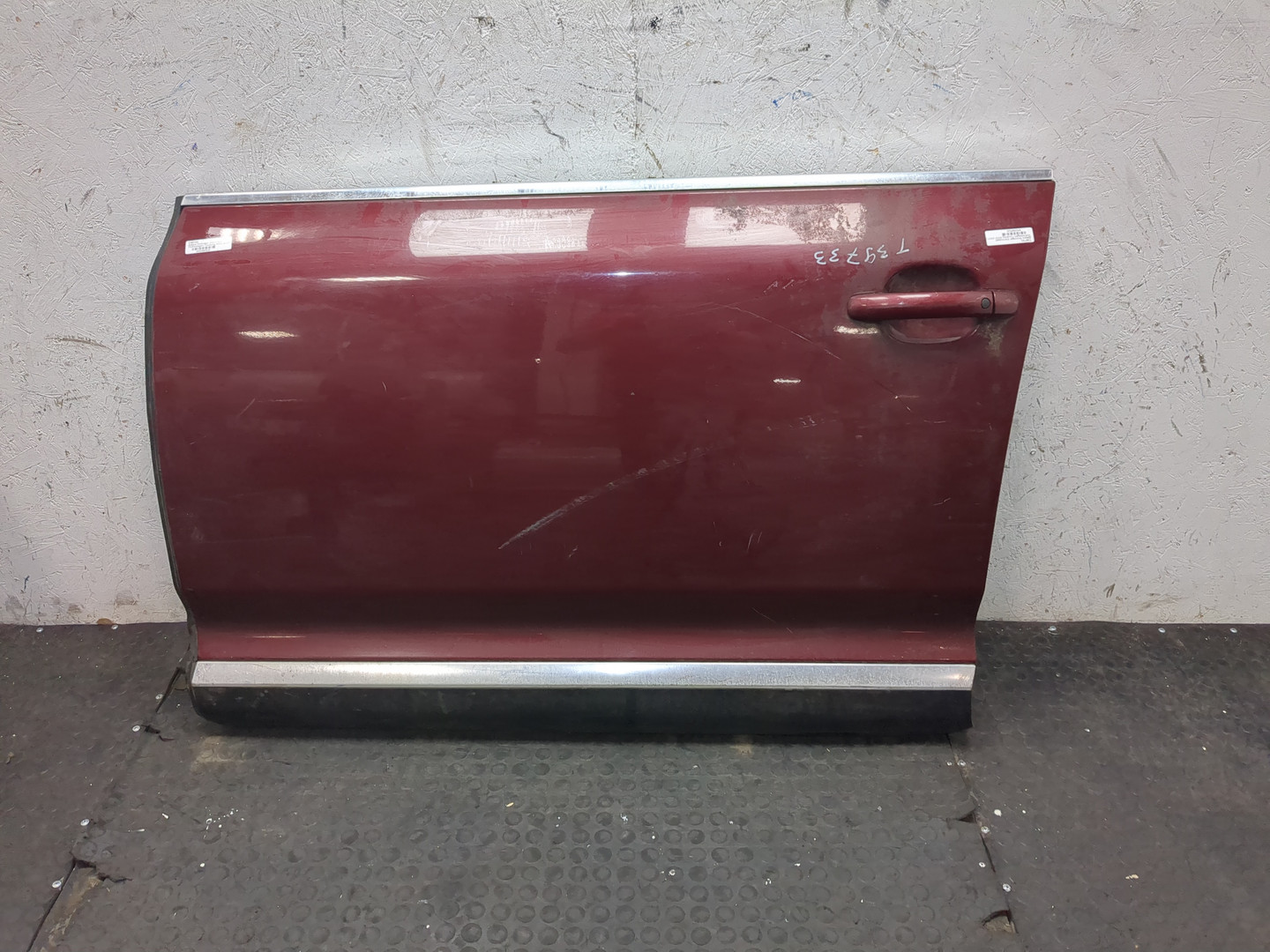 Дверь передняя левая