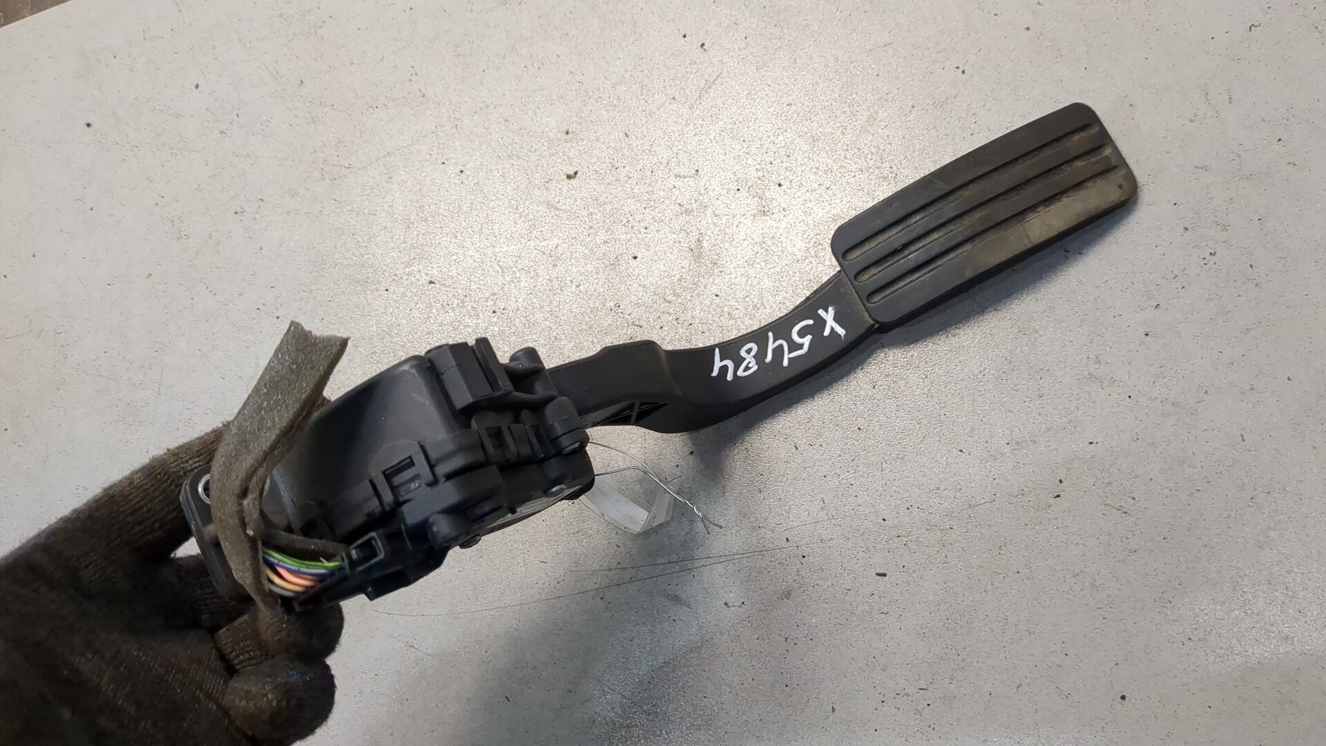 Педаль газа