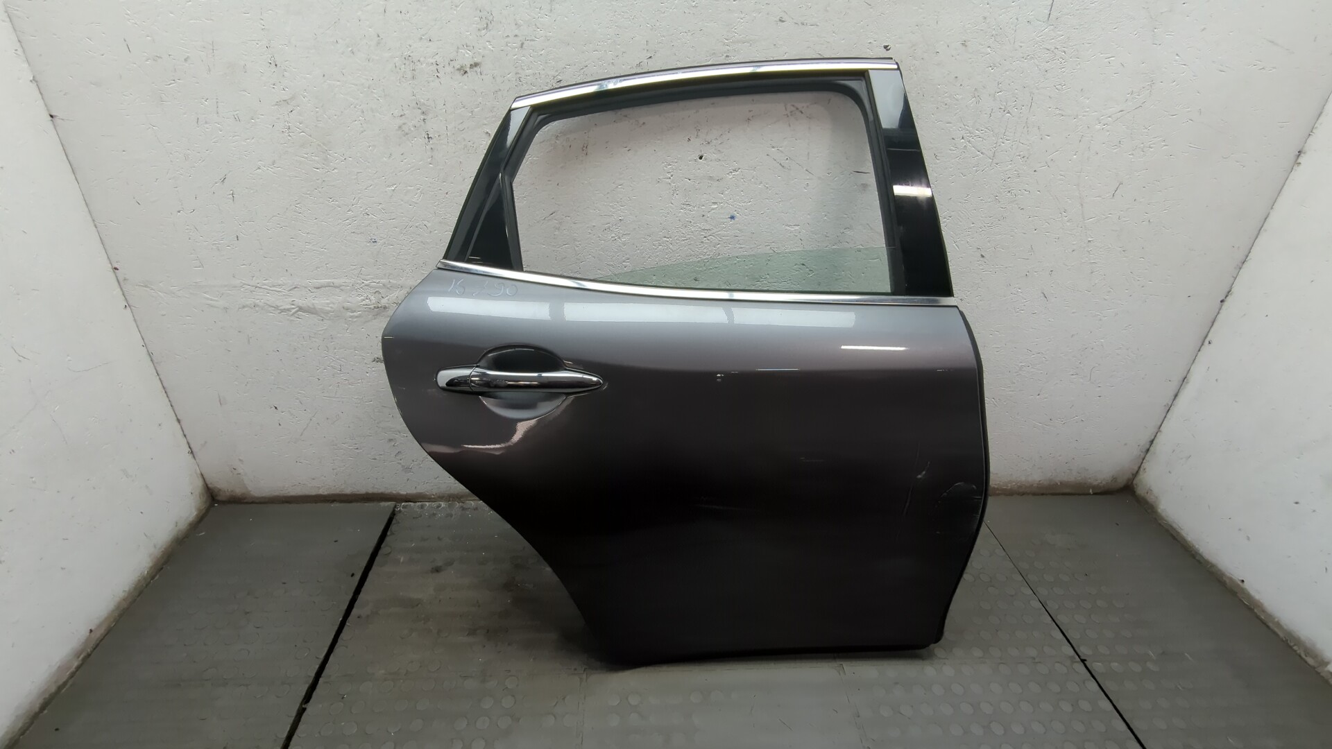 Дверь задняя правая