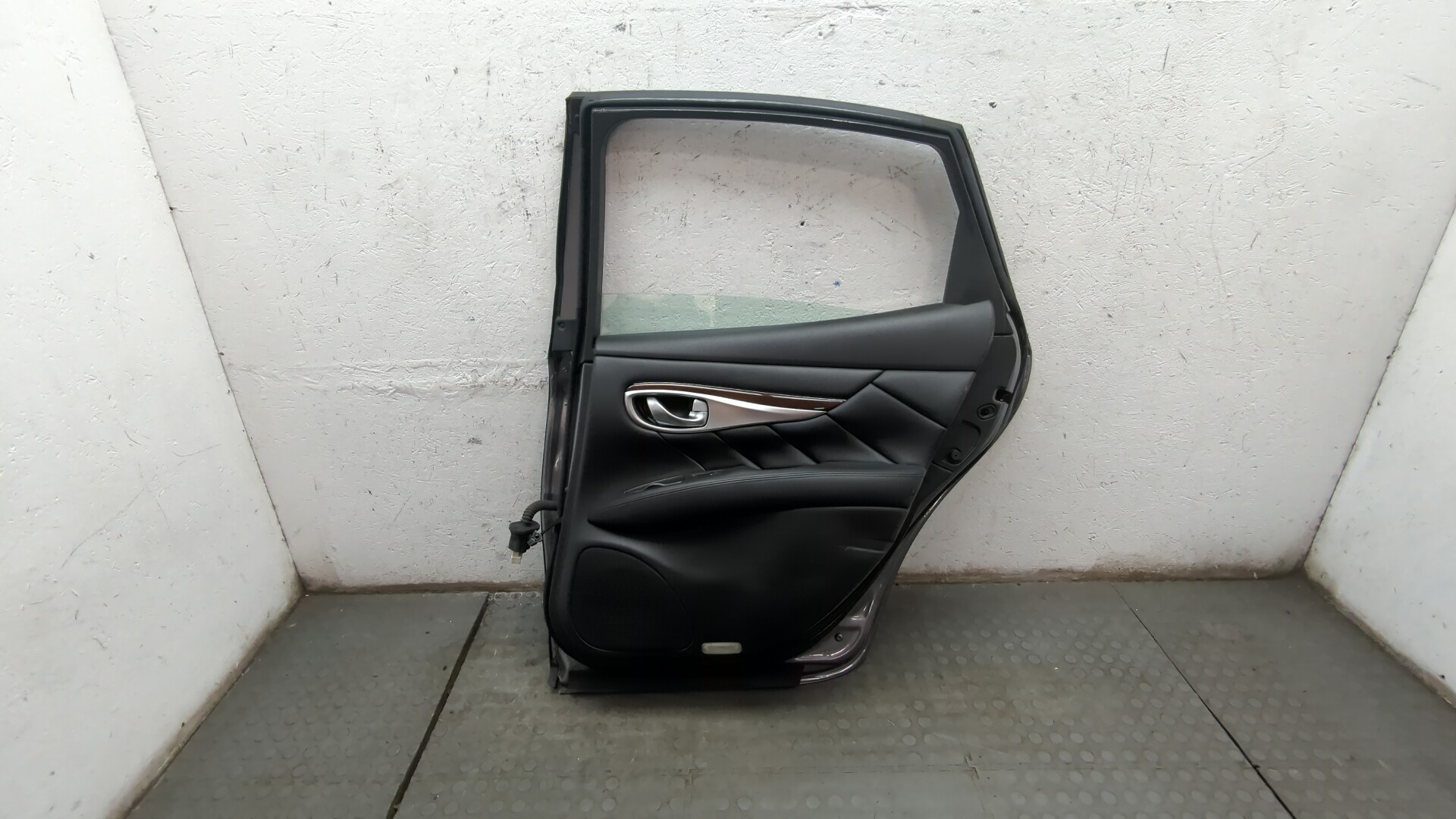 Дверь задняя правая
