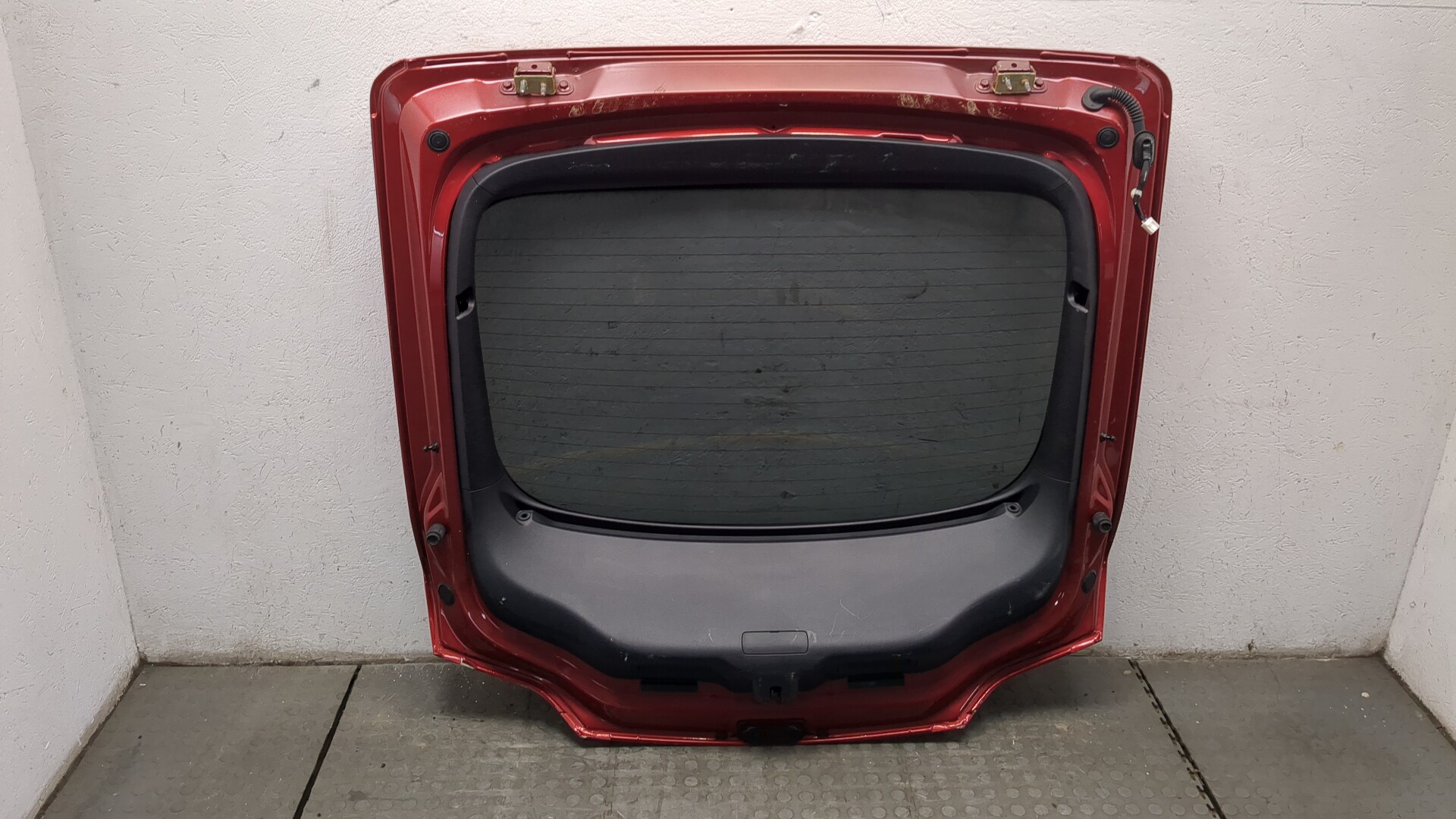 Дверь багажника