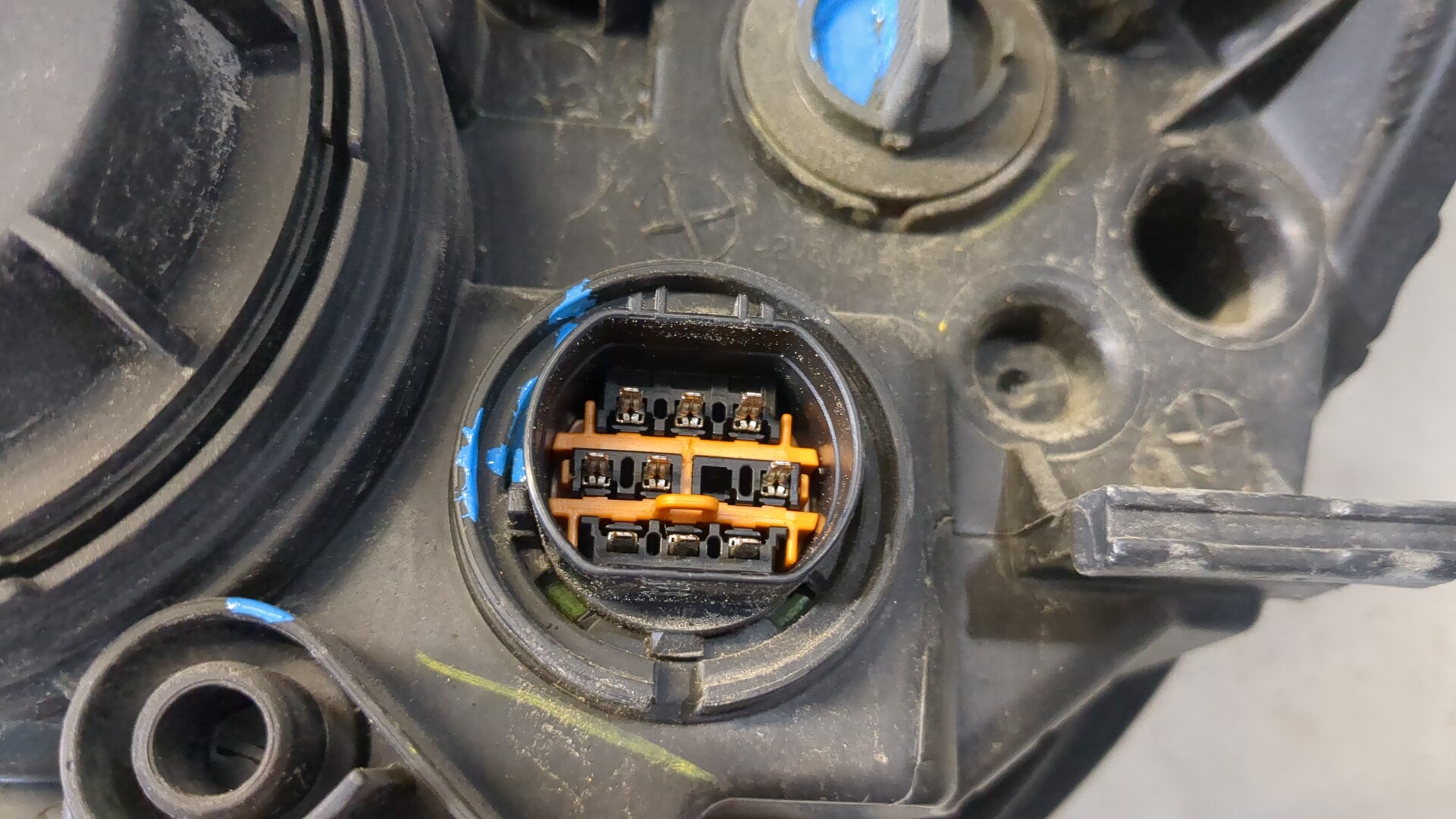 Фара правая