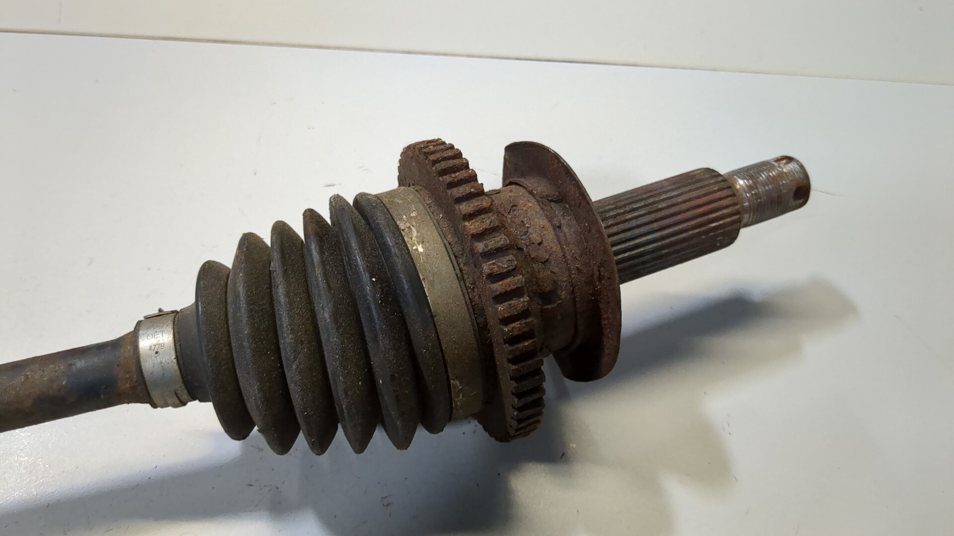 Полуось задняя правая