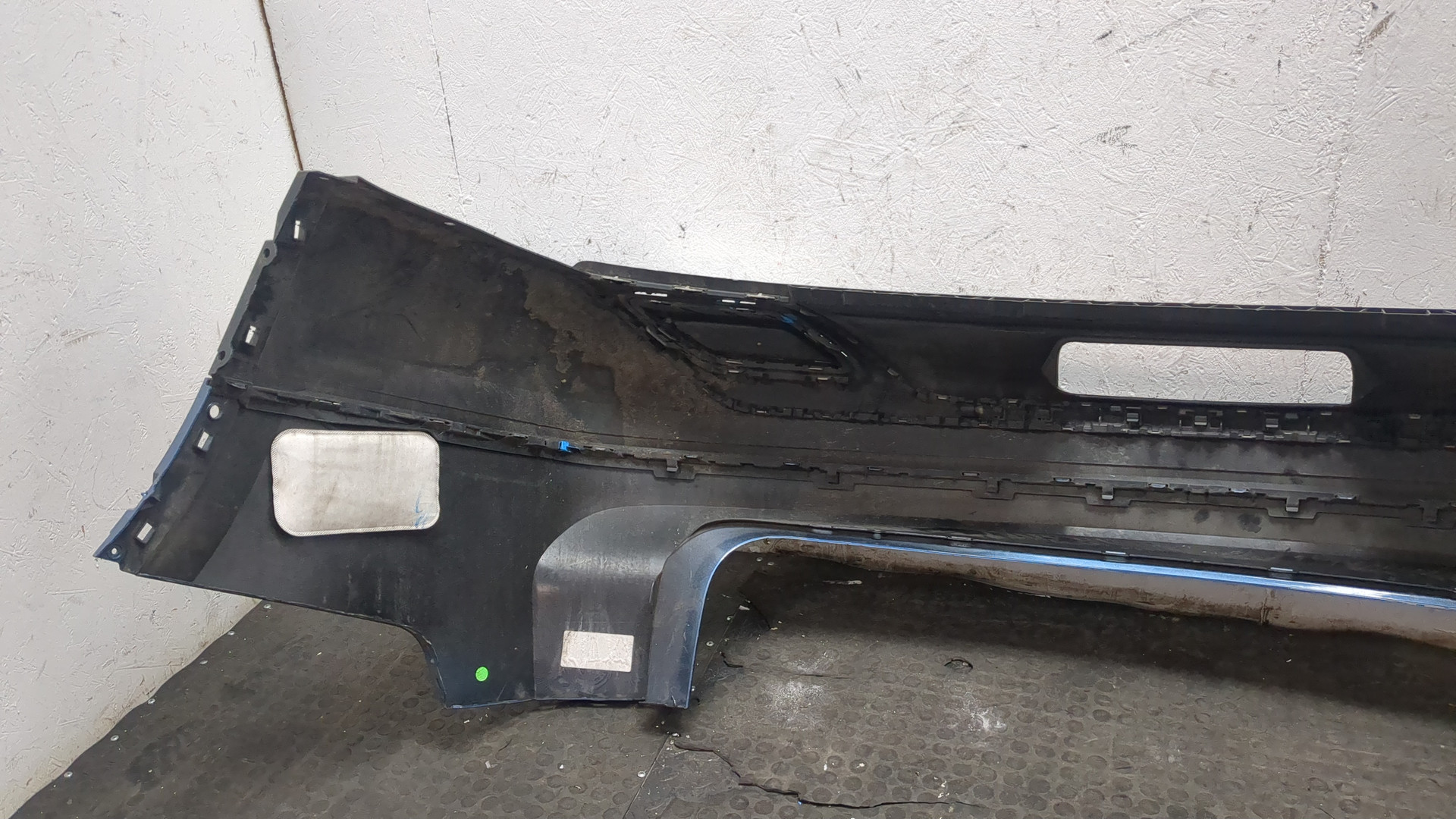 Бампер задний