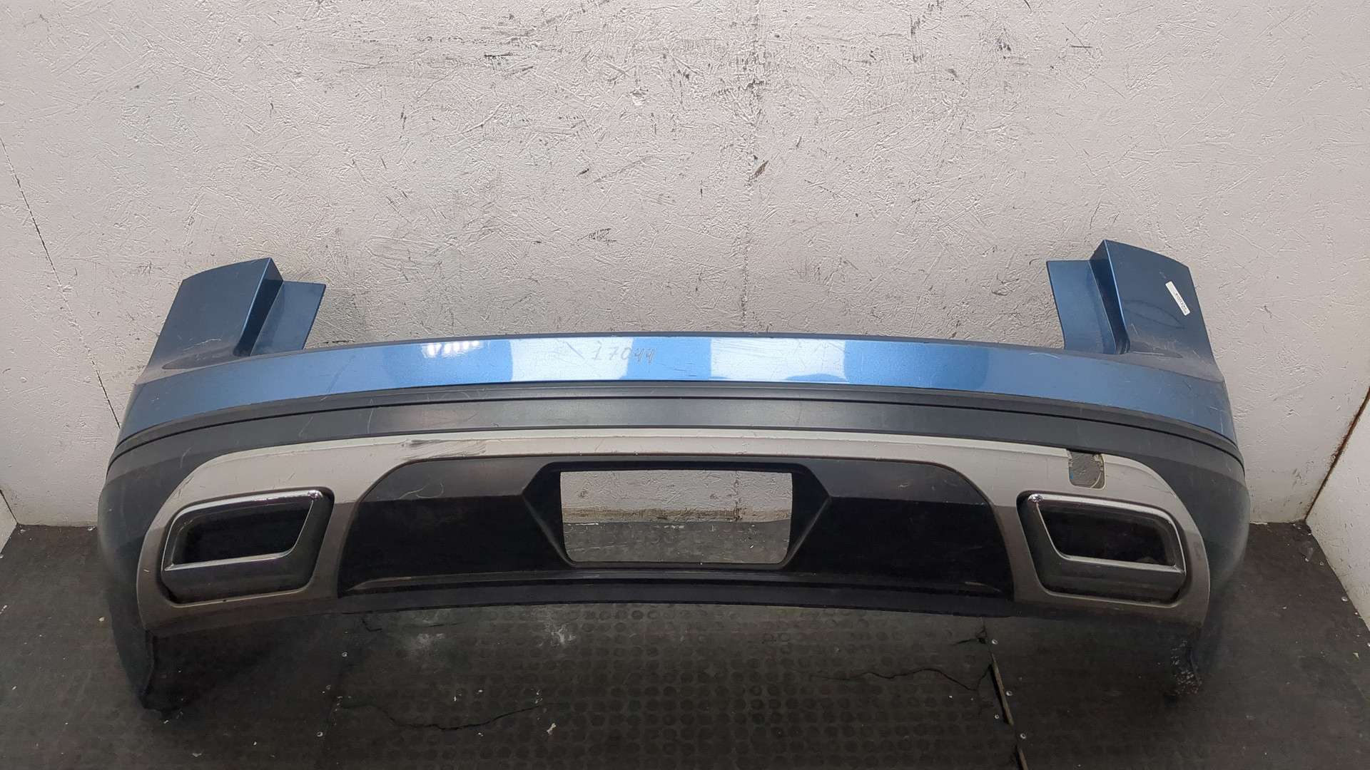 Бампер задний