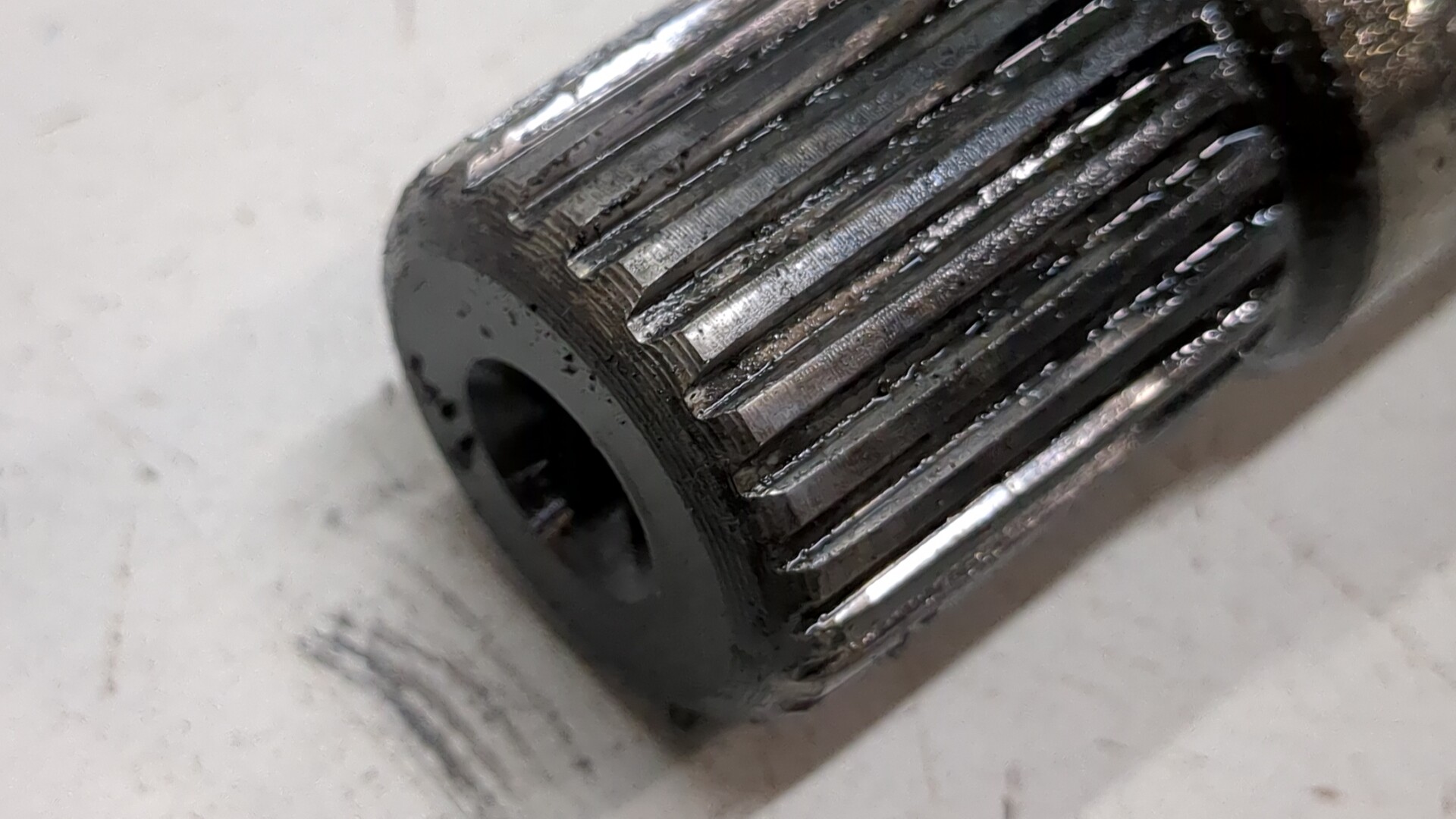 Полуось передняя правая