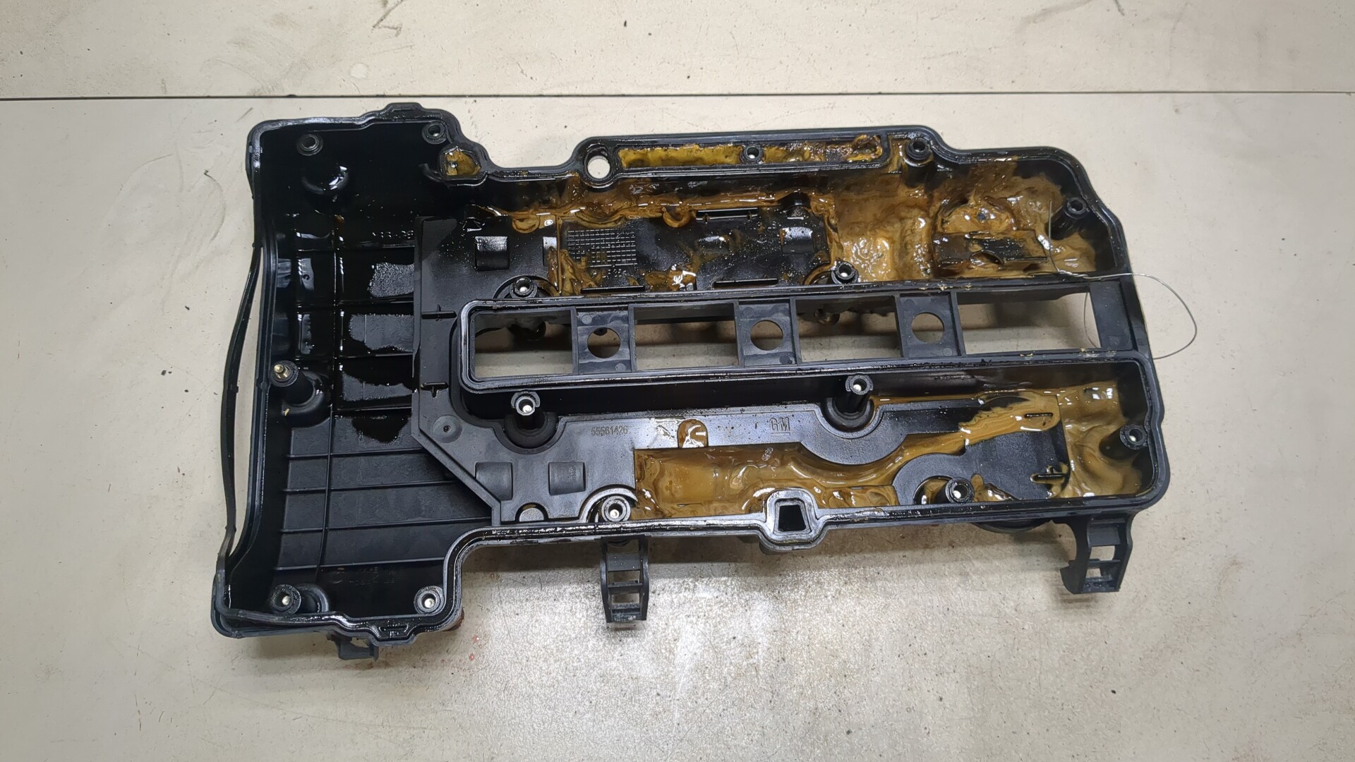 Крышка клапанная ГБЦ