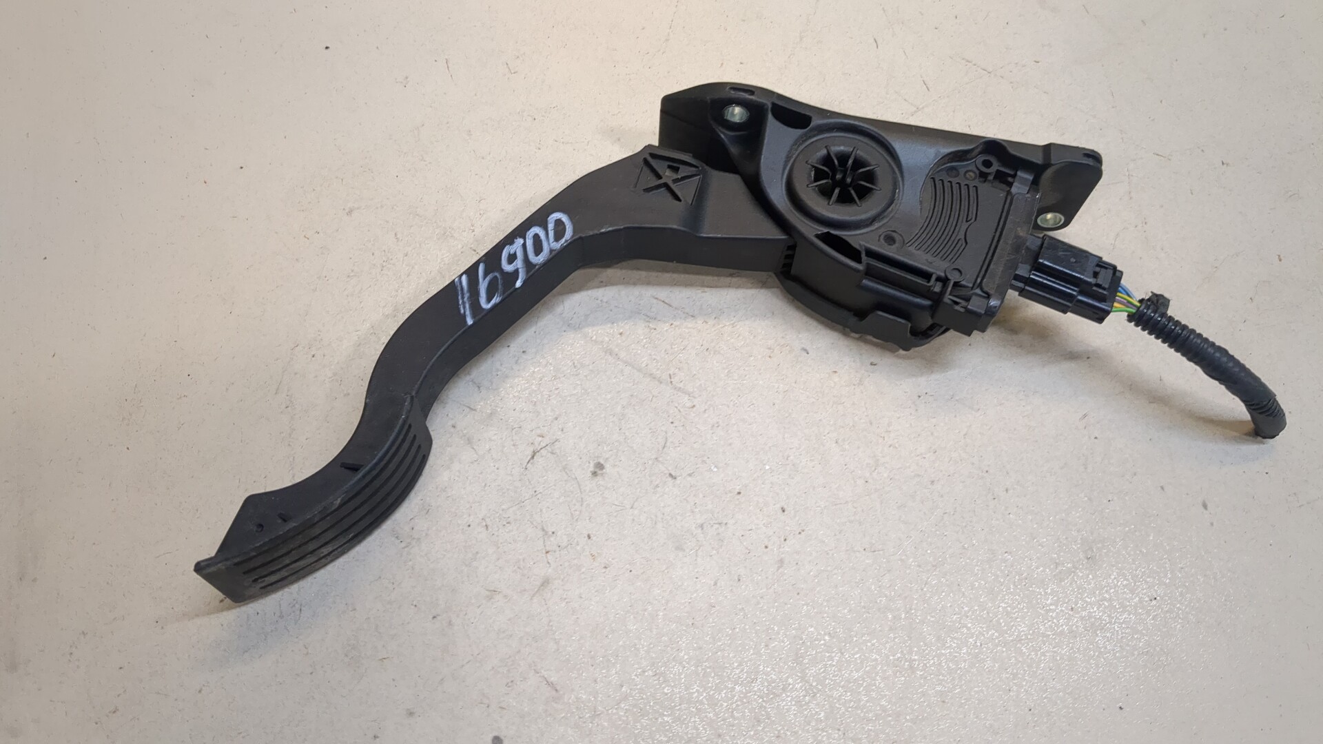 Педаль газа