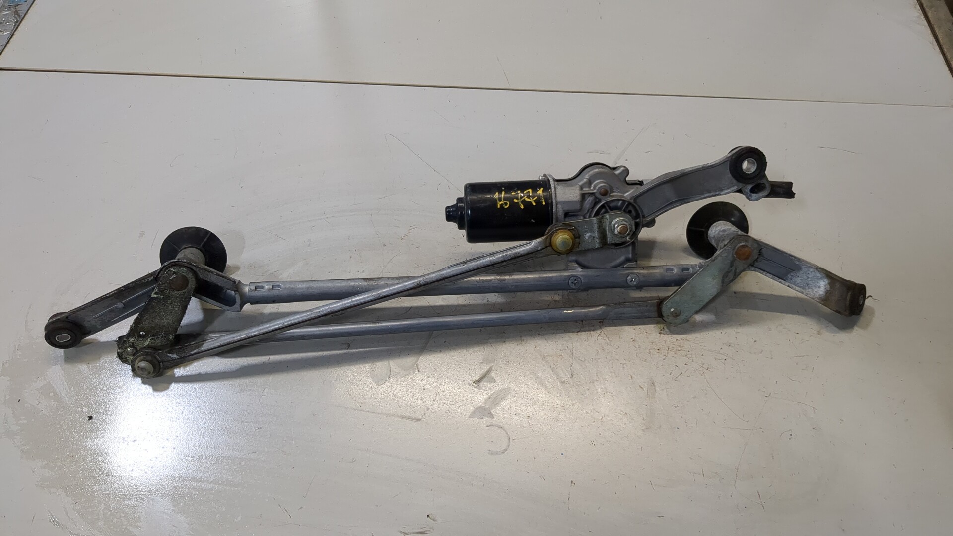 Трапеция стеклоочистителей