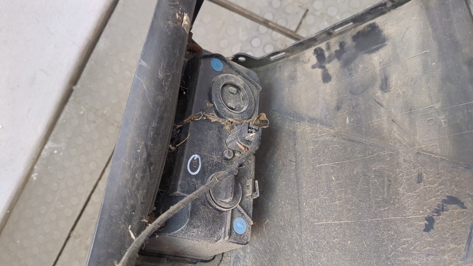 Накладка заднего бампера левая