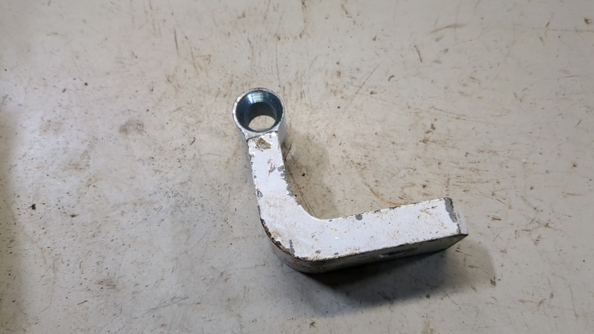 Петля двери