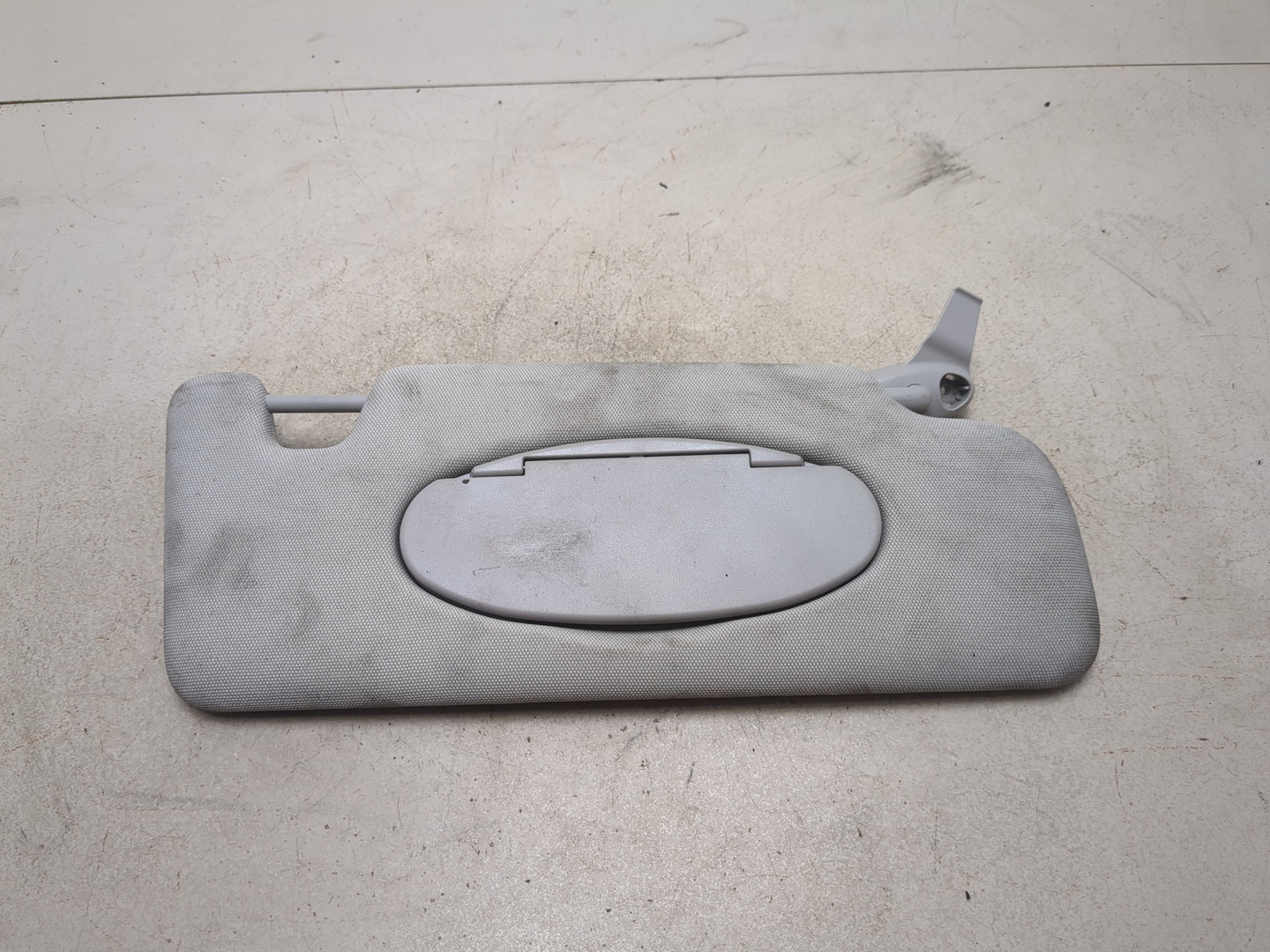 Козырек солнцезащитный