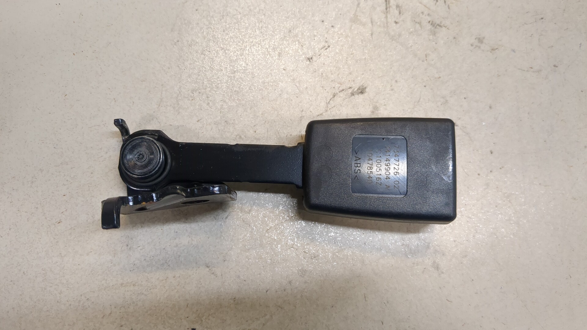 Ответная часть ремня безопасности