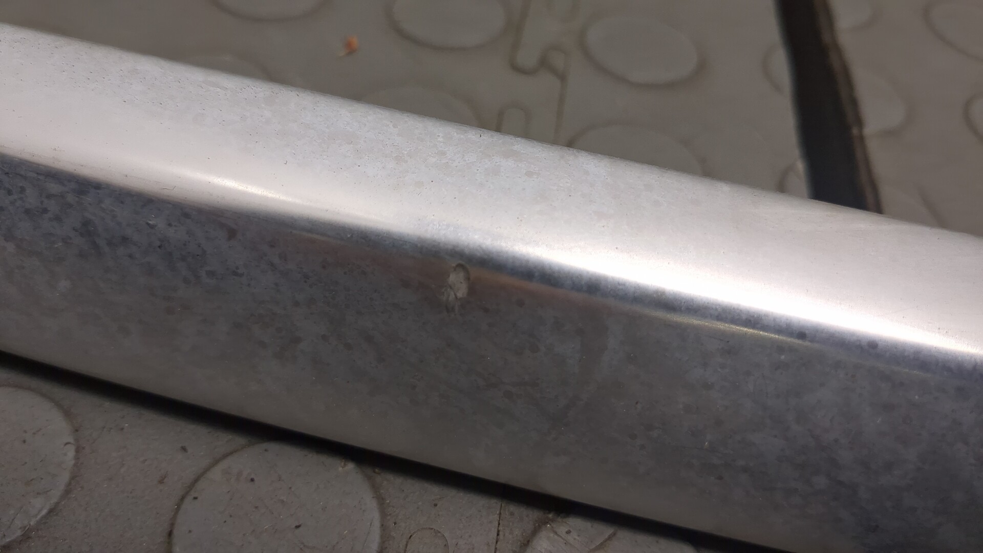 Рейлинг (релинг) левый (планка на крышу)