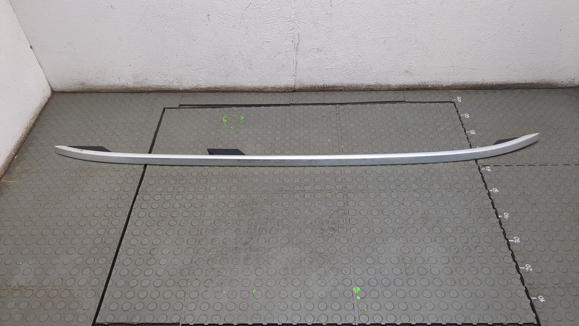 Рейлинг (релинг) левый (планка на крышу)