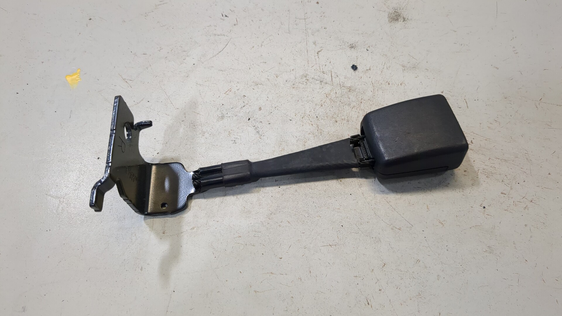 Ответная часть ремня безопасности