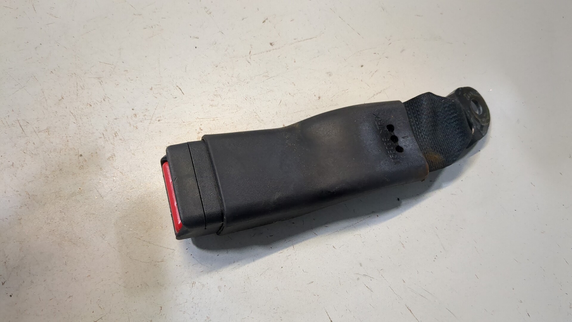 Ответная часть ремня безопасности