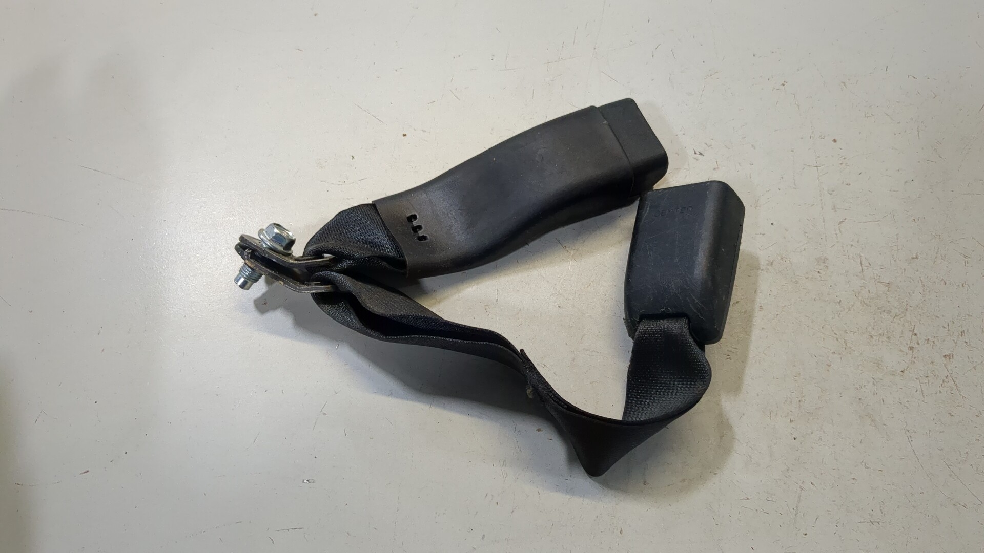 Ответная часть ремня безопасности