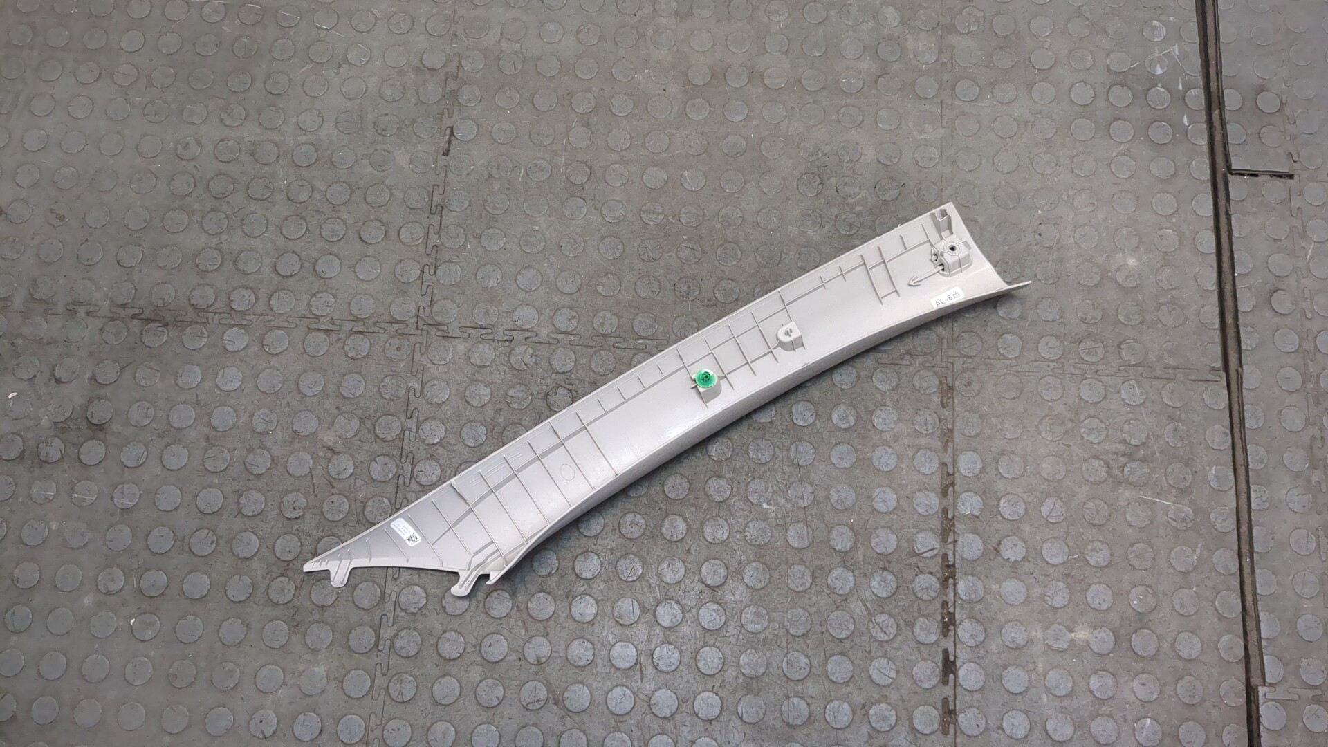 Обшивка стойки