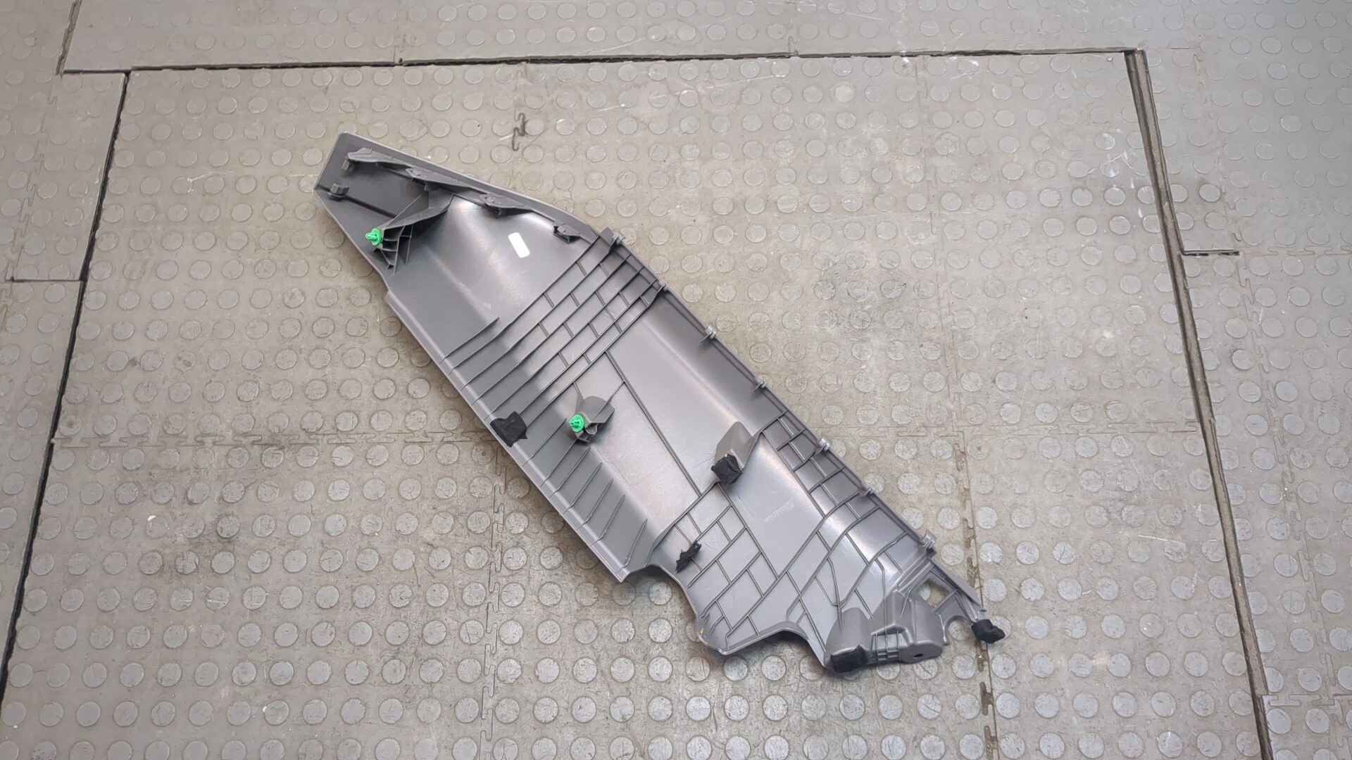 Обшивка стойки