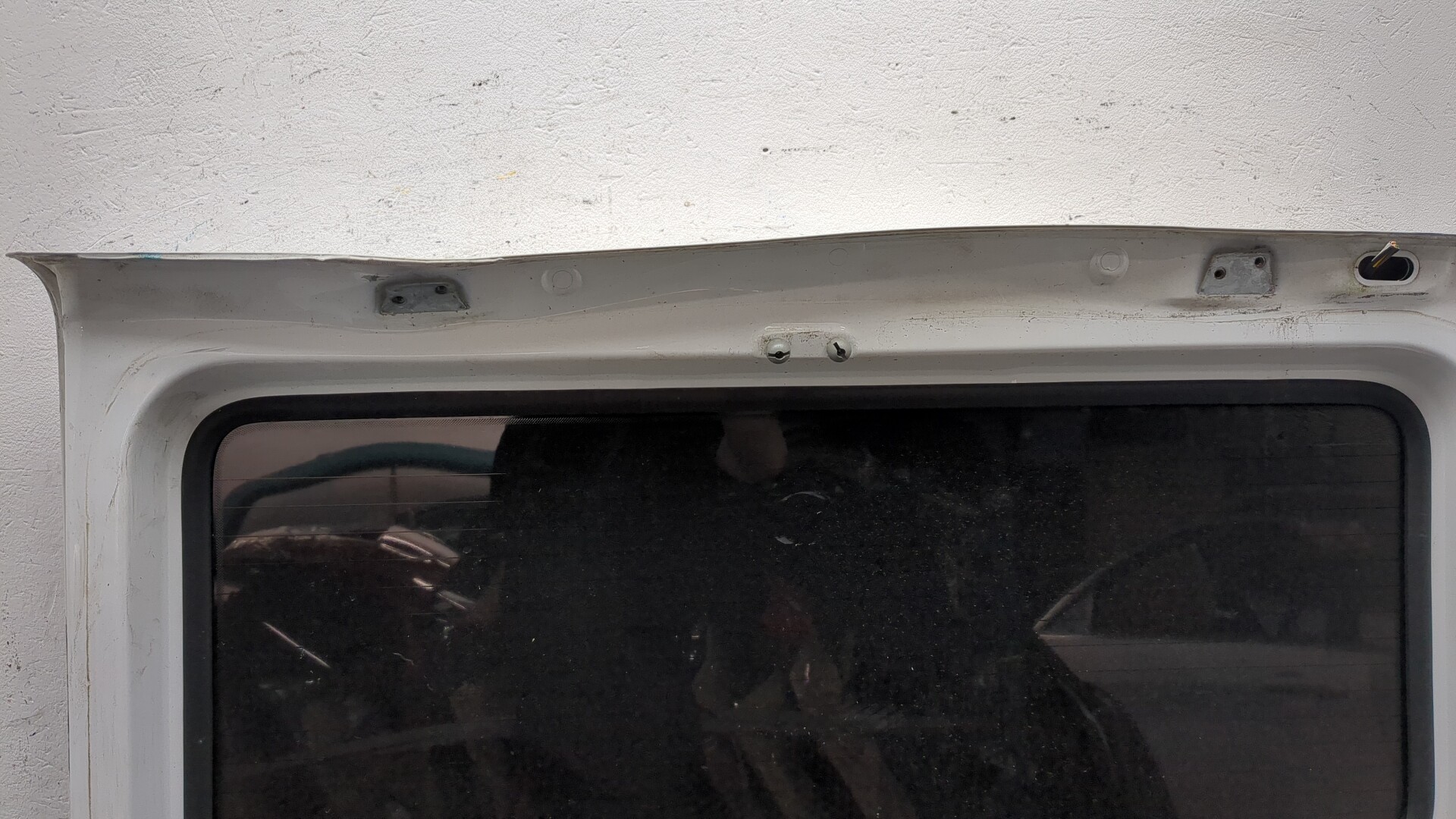 Дверь багажника