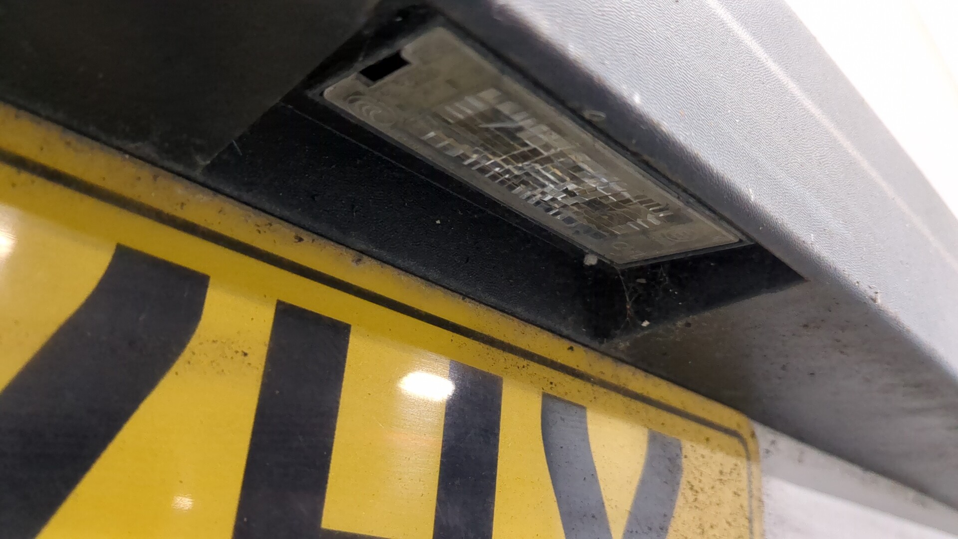 Дверь багажника