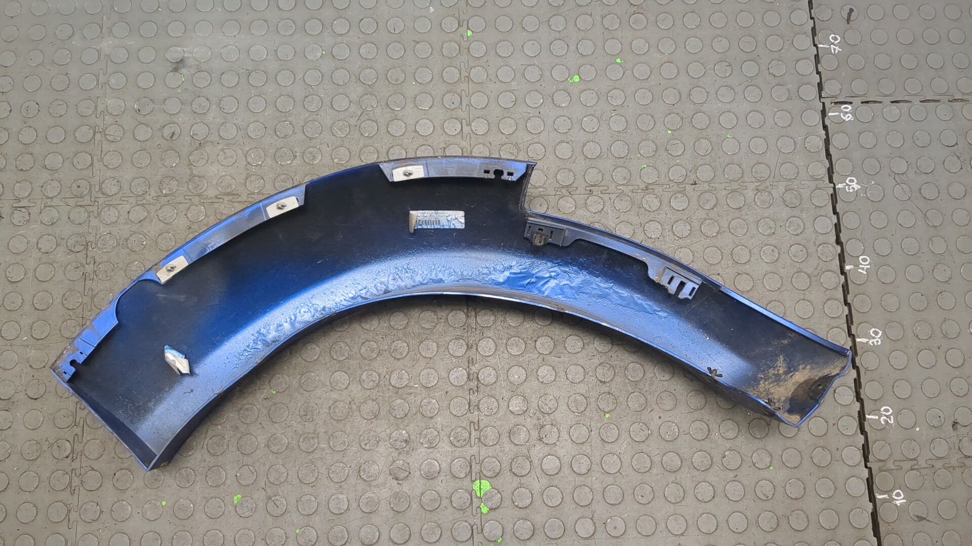 Молдинг заднего крыла правого