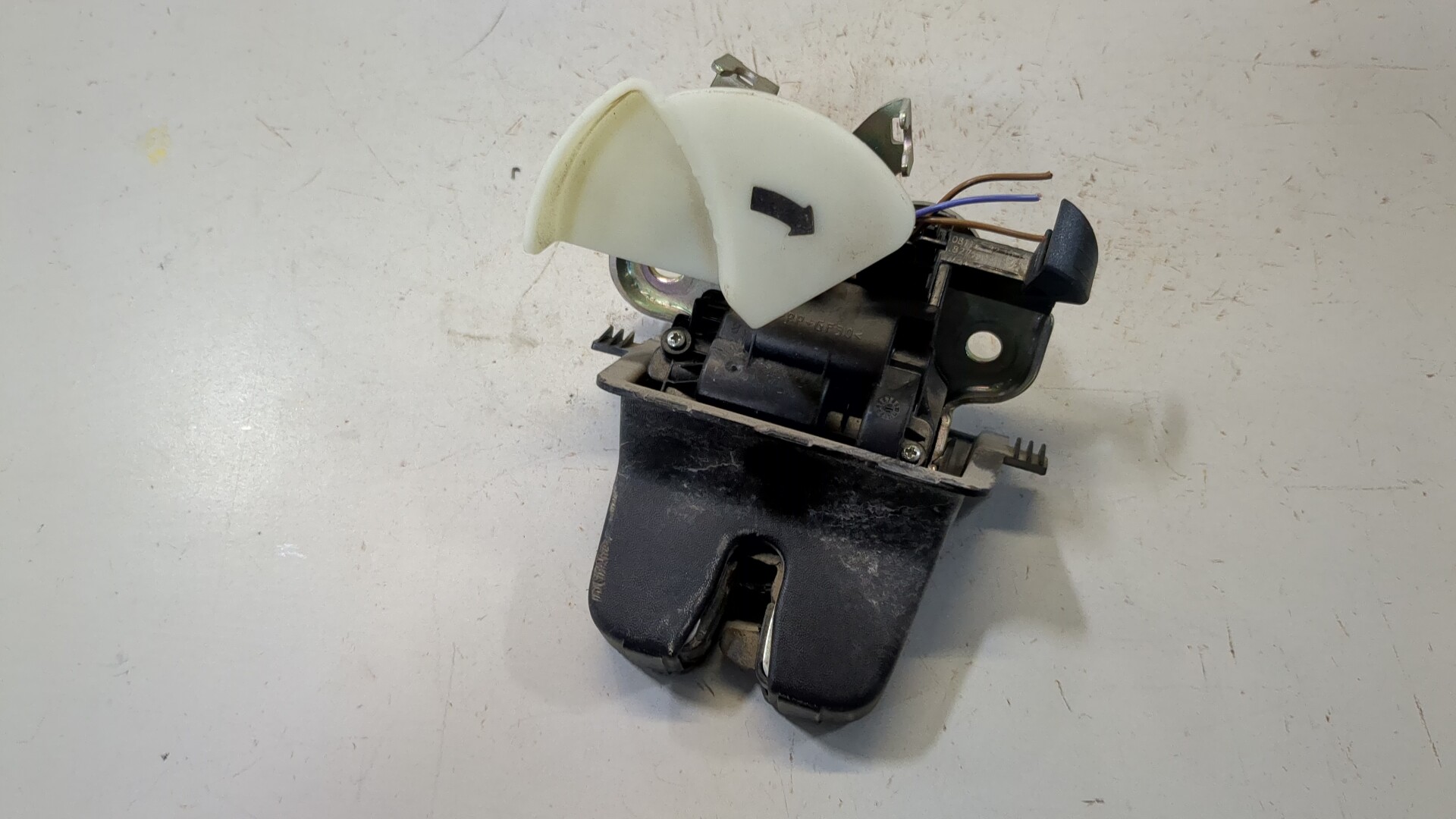 Замок багажника