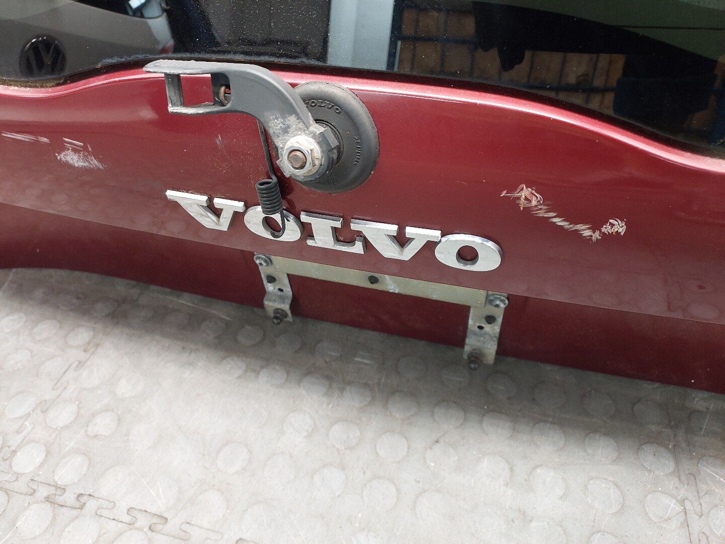 Дверь багажника