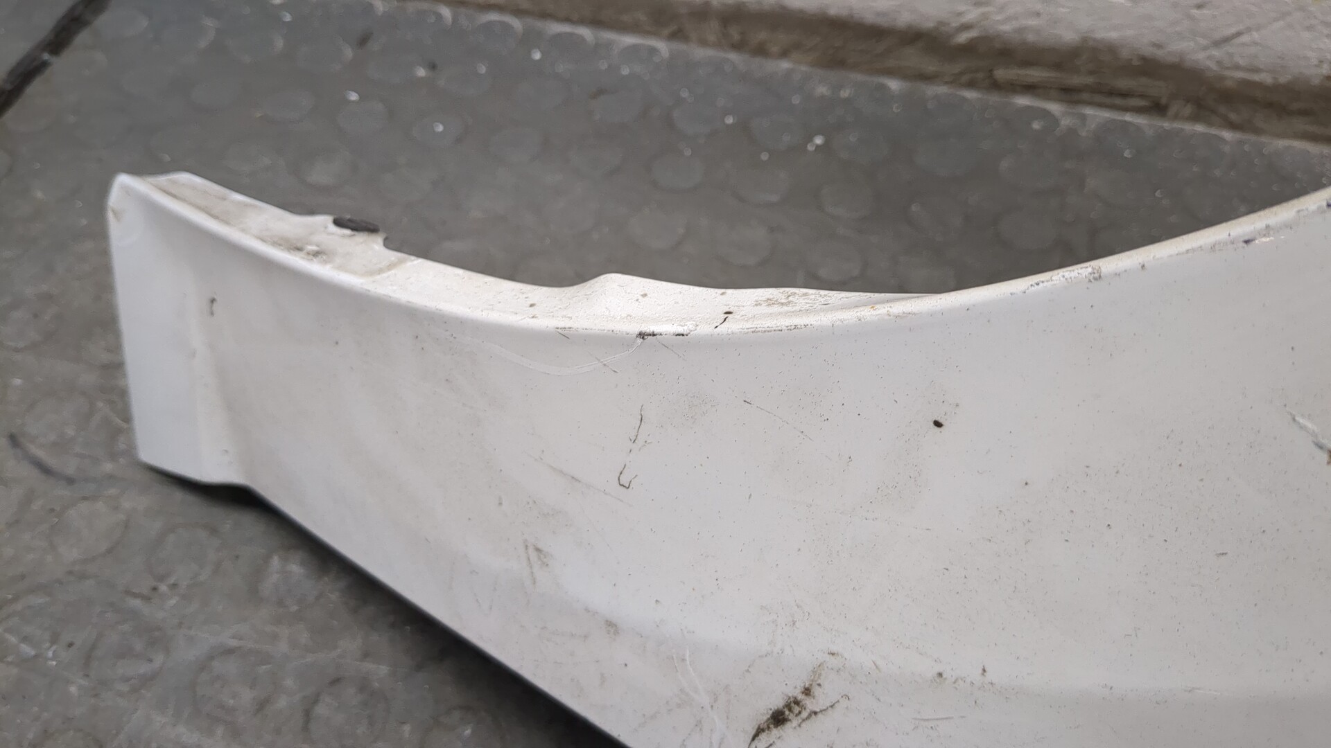 Крыло переднее левое