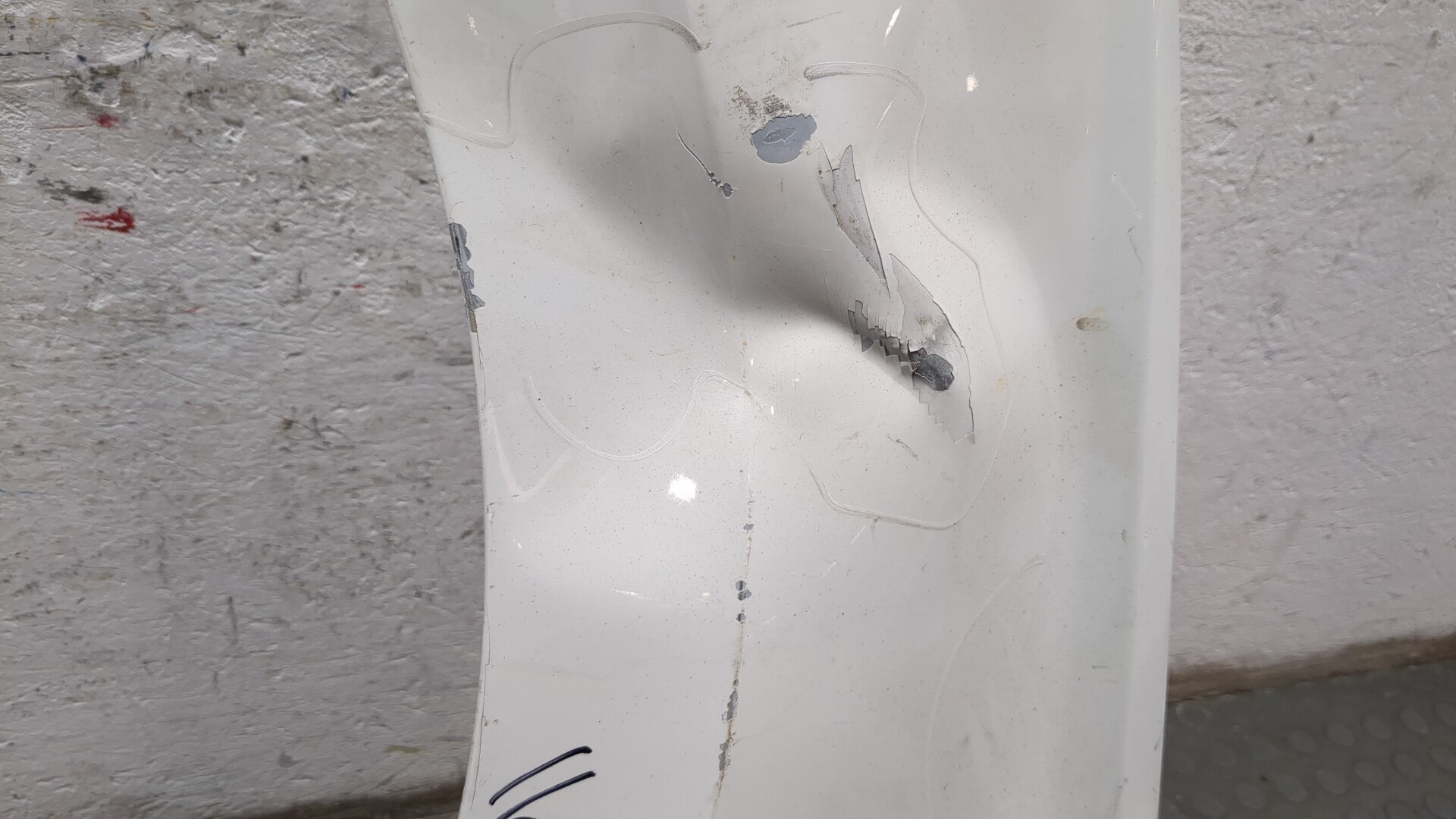 Крыло переднее левое