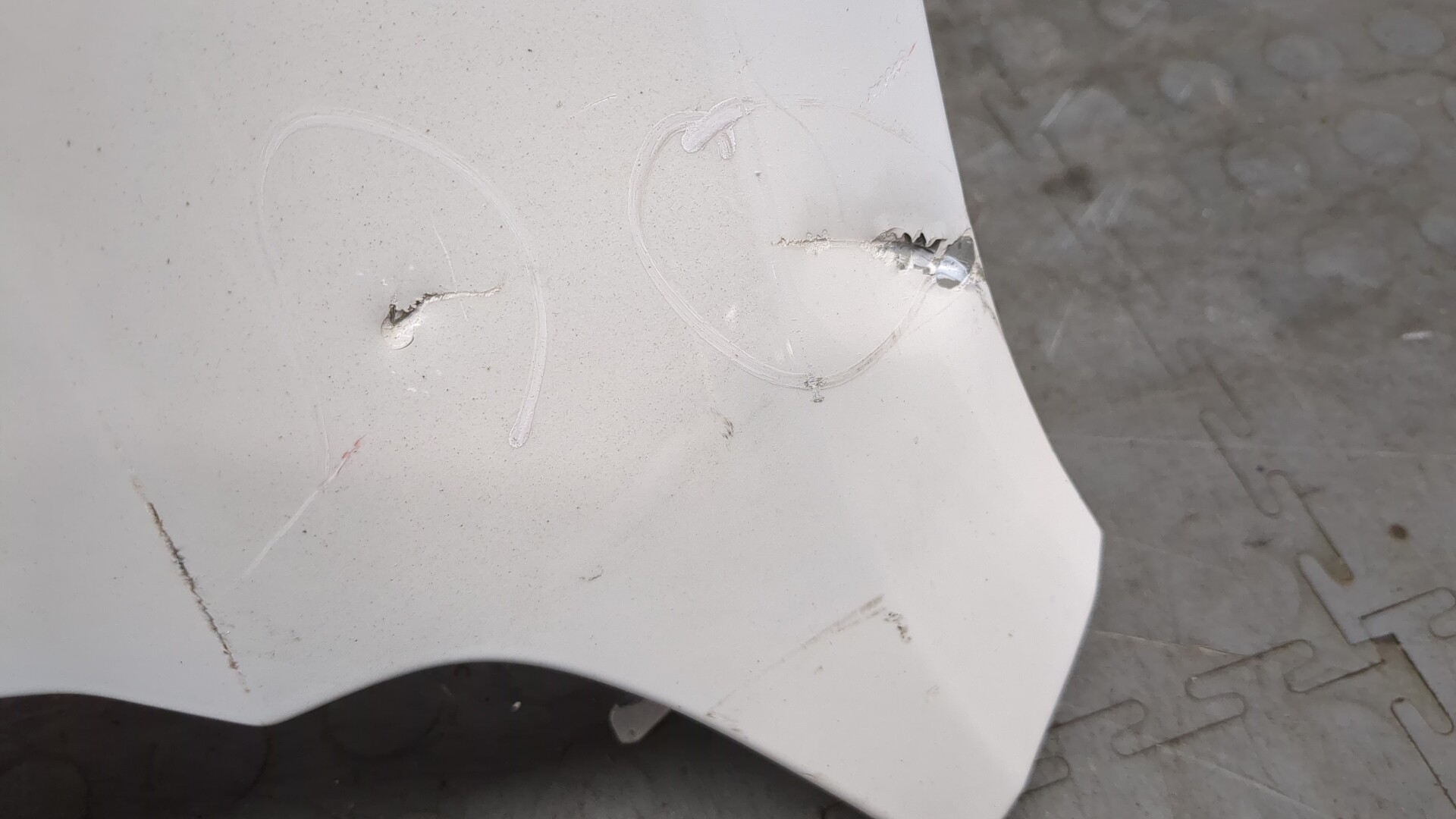 Крыло переднее левое