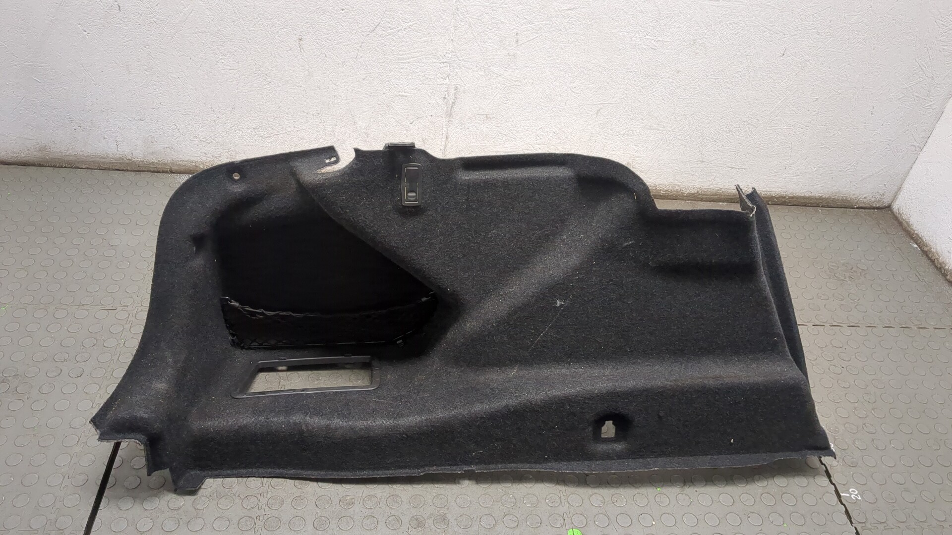 Обшивка багажника