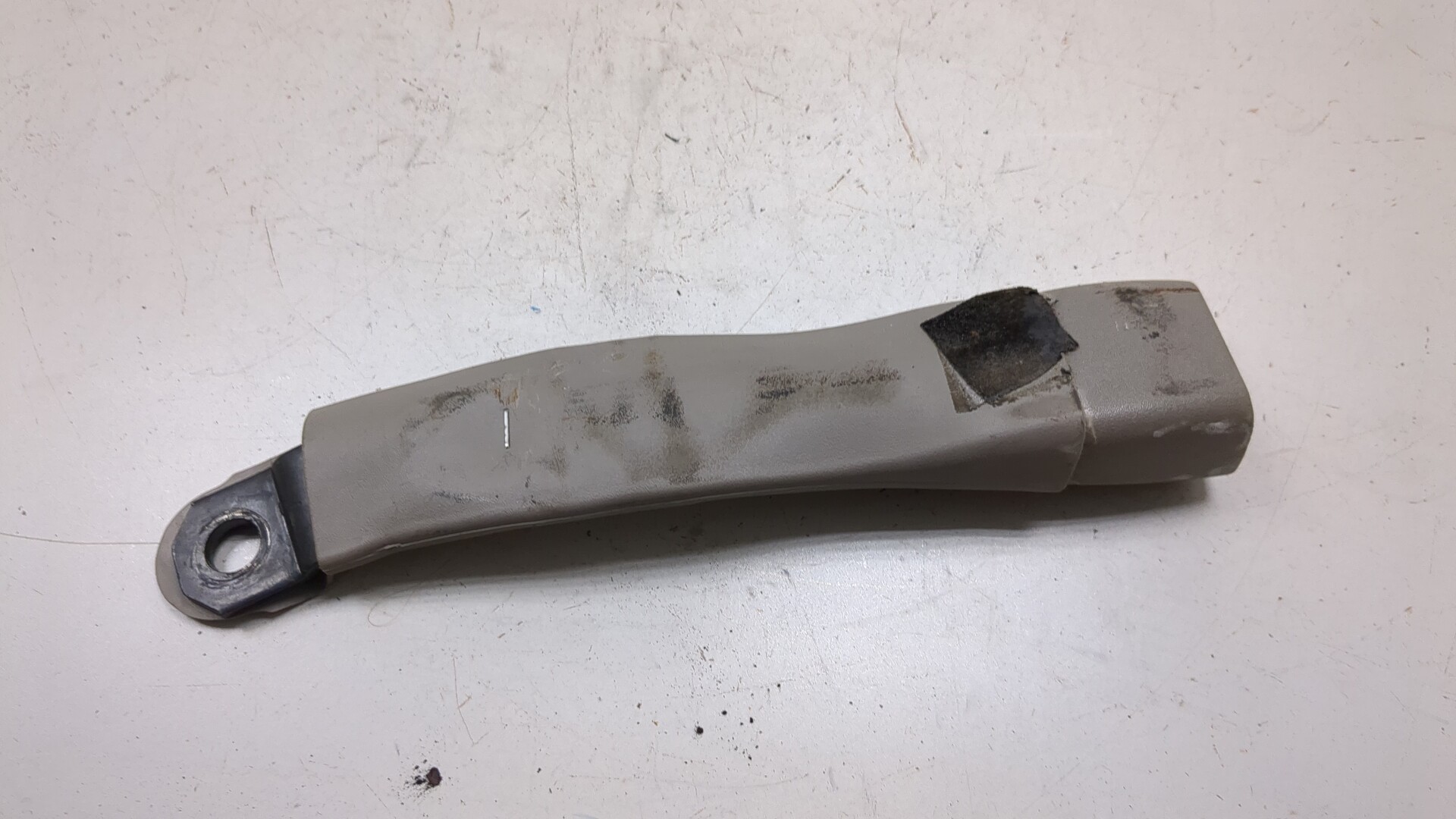 Ответная часть ремня безопасности