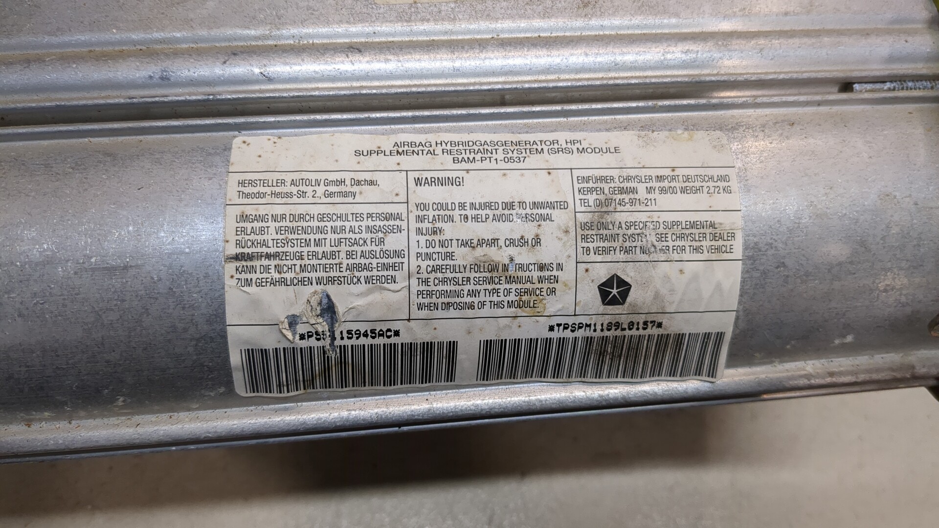 Подушка безопасности пассажирская (в торпедо)