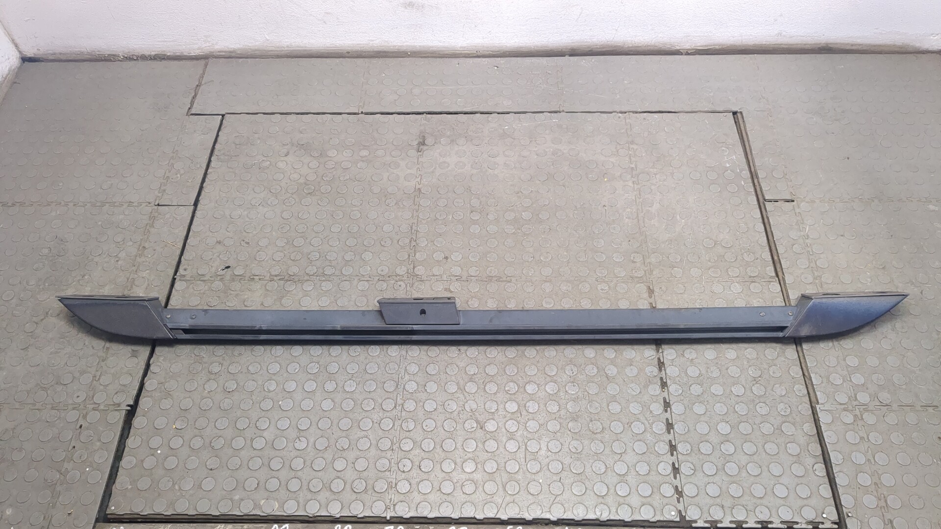 Рейлинг (релинг) правый (планка на крышу)