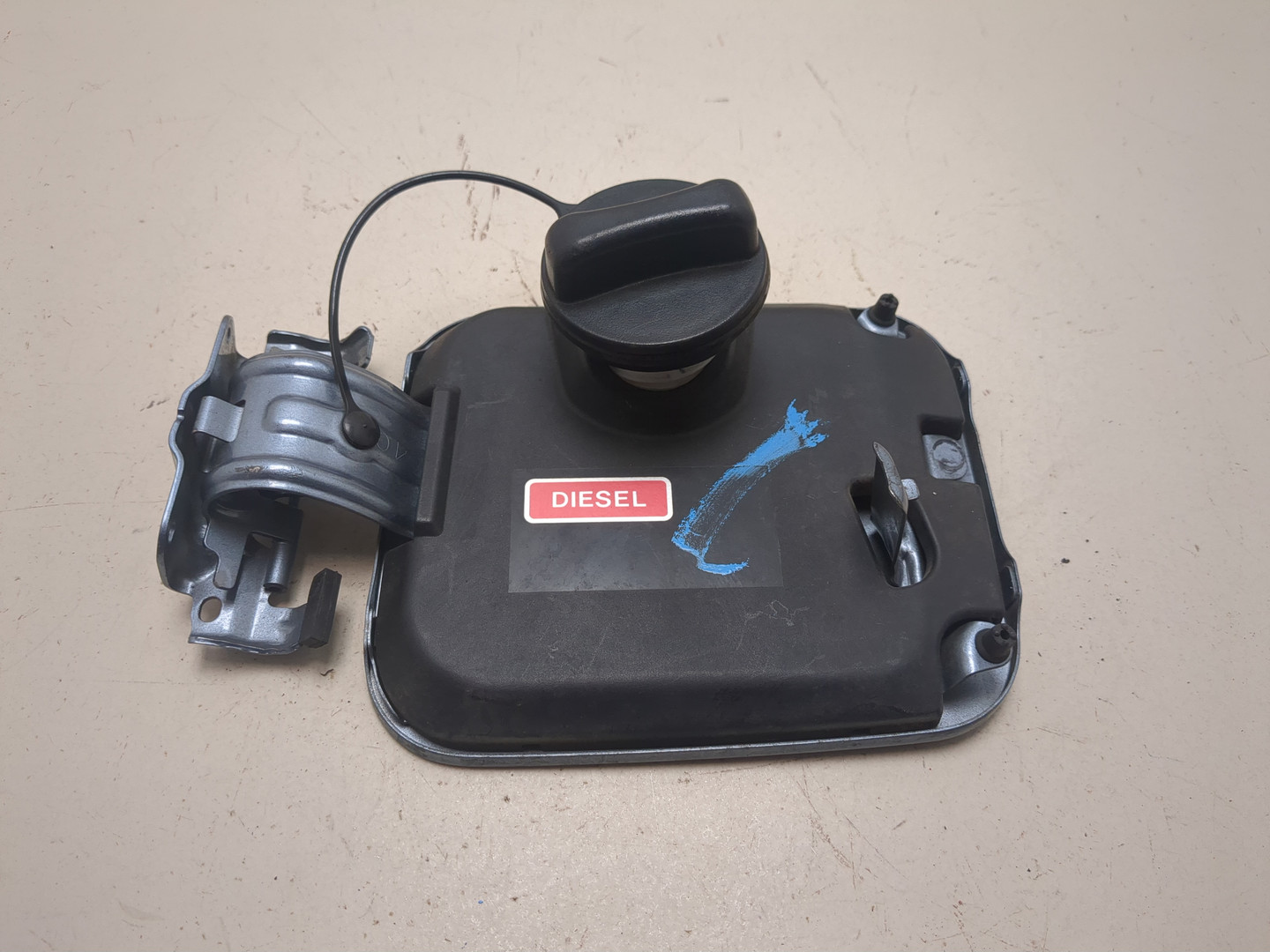 Лючок бензобака