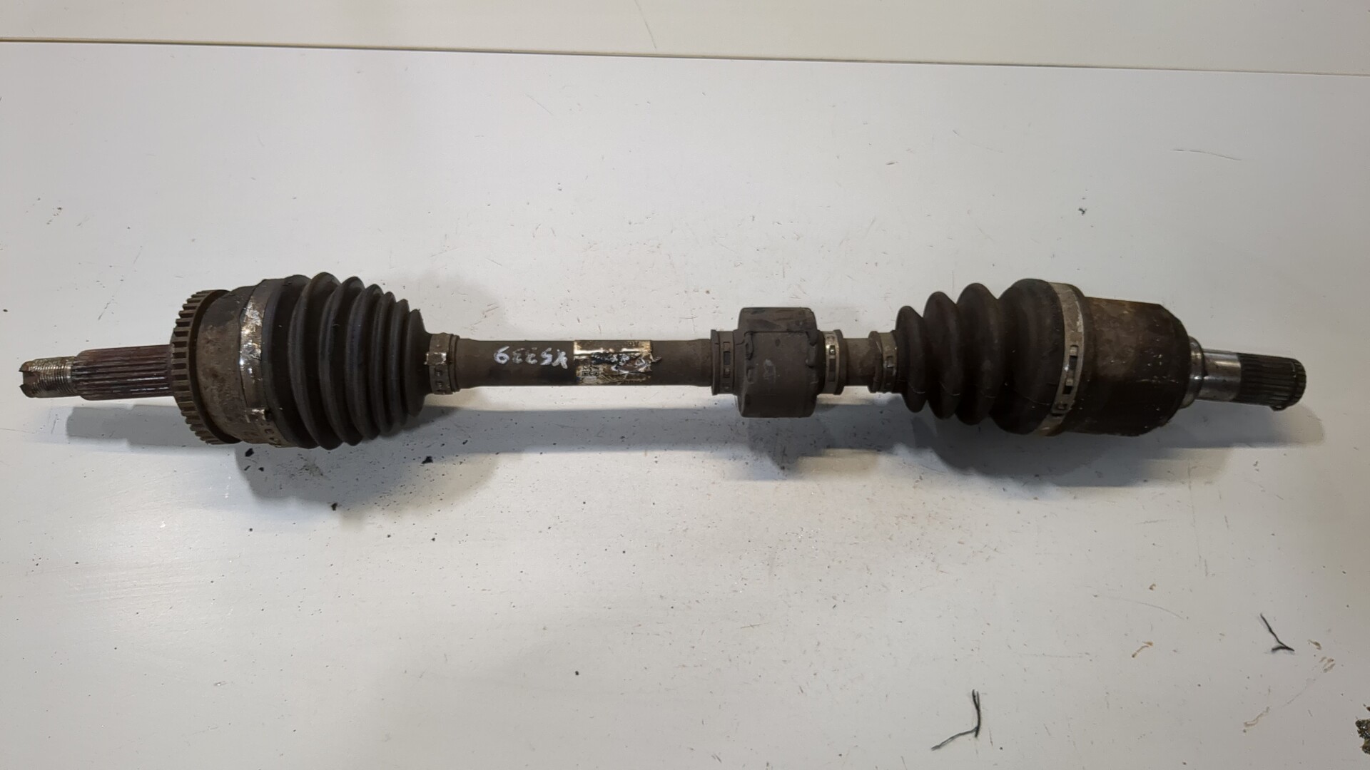 Полуось передняя левая