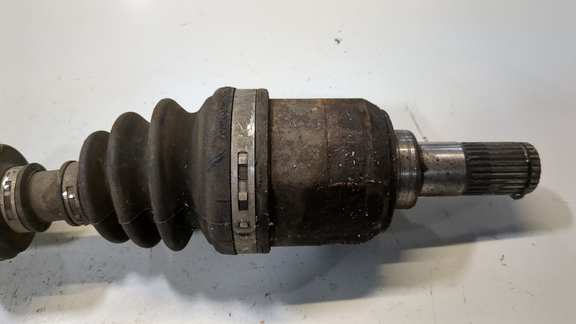 Полуось передняя левая