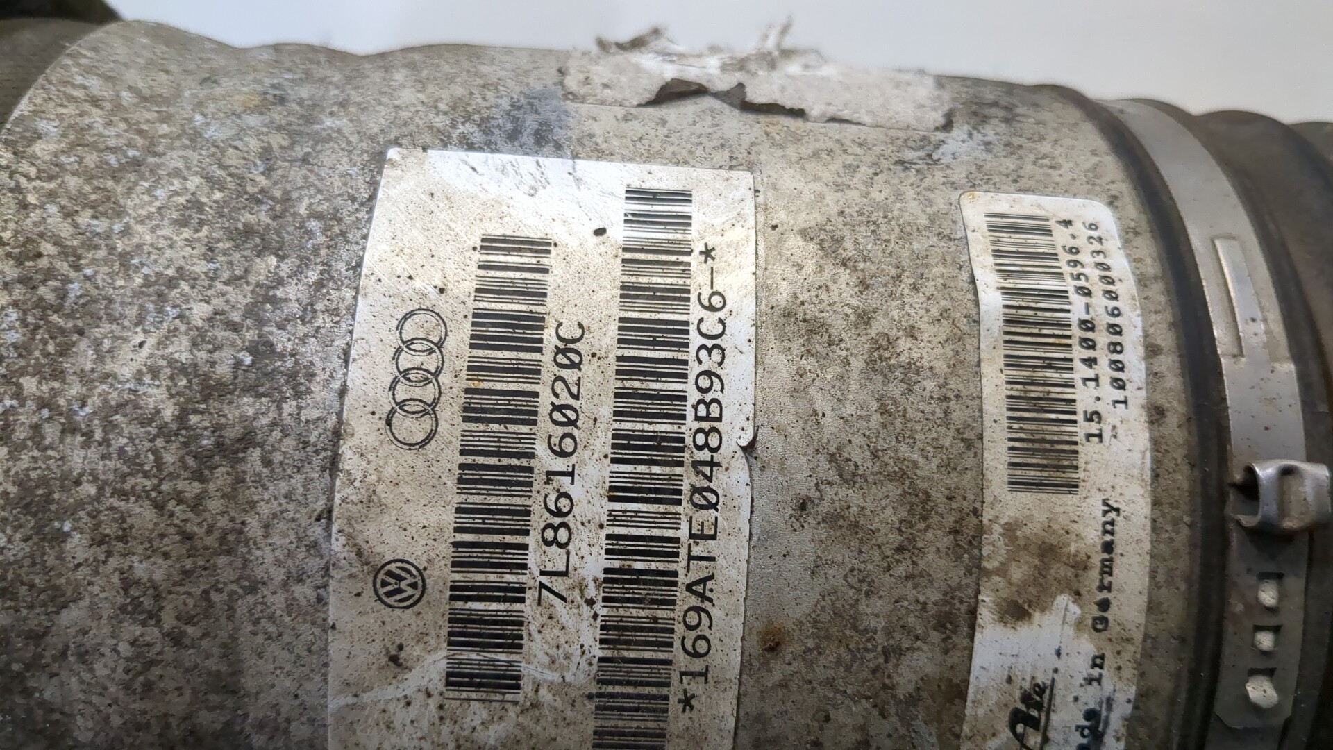 Амортизатор задний правый