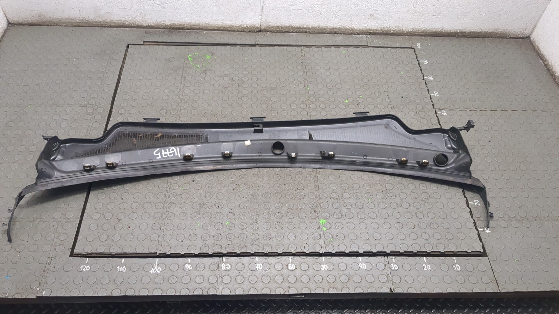 Решетка стеклоочистителей (Жабо)