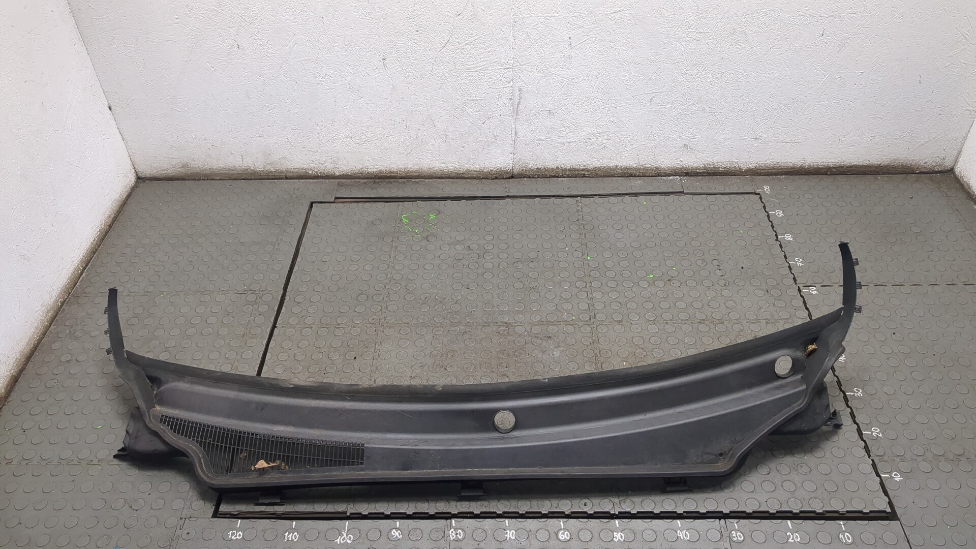 Решетка стеклоочистителей (Жабо)