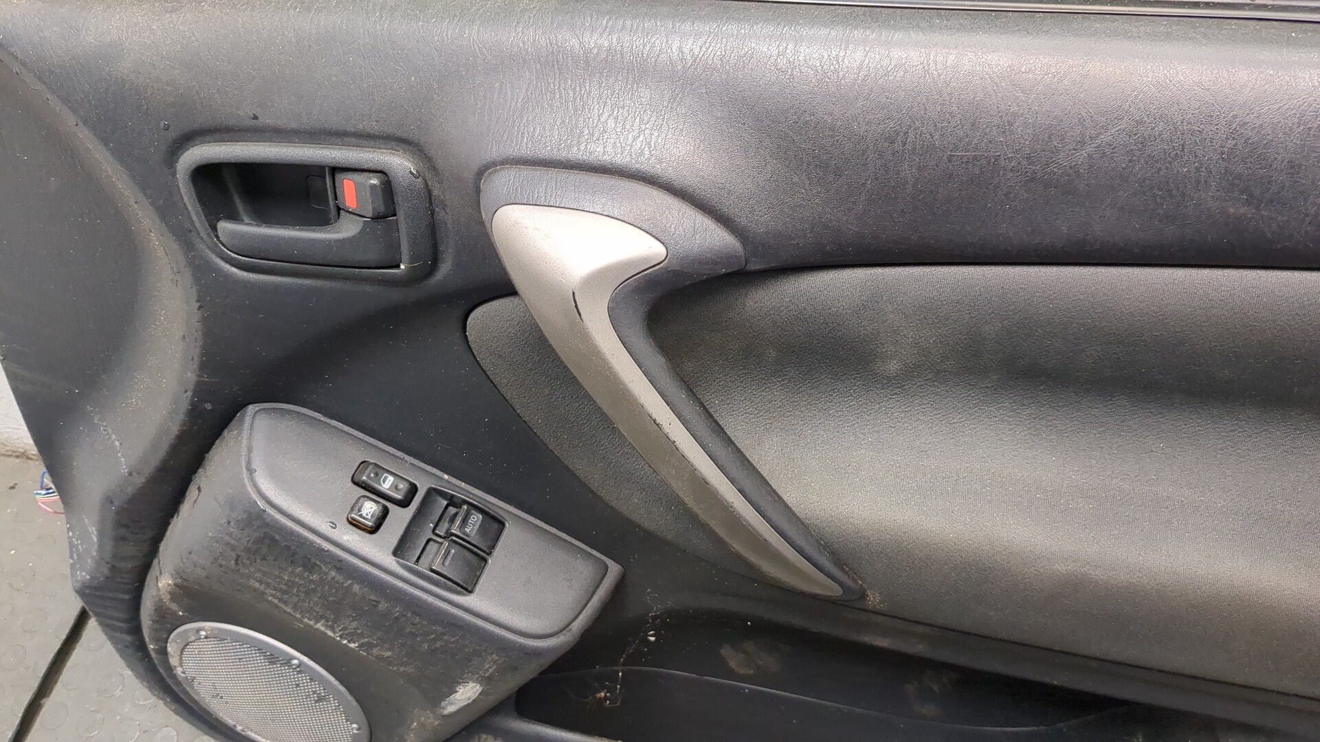 Дверь передняя правая