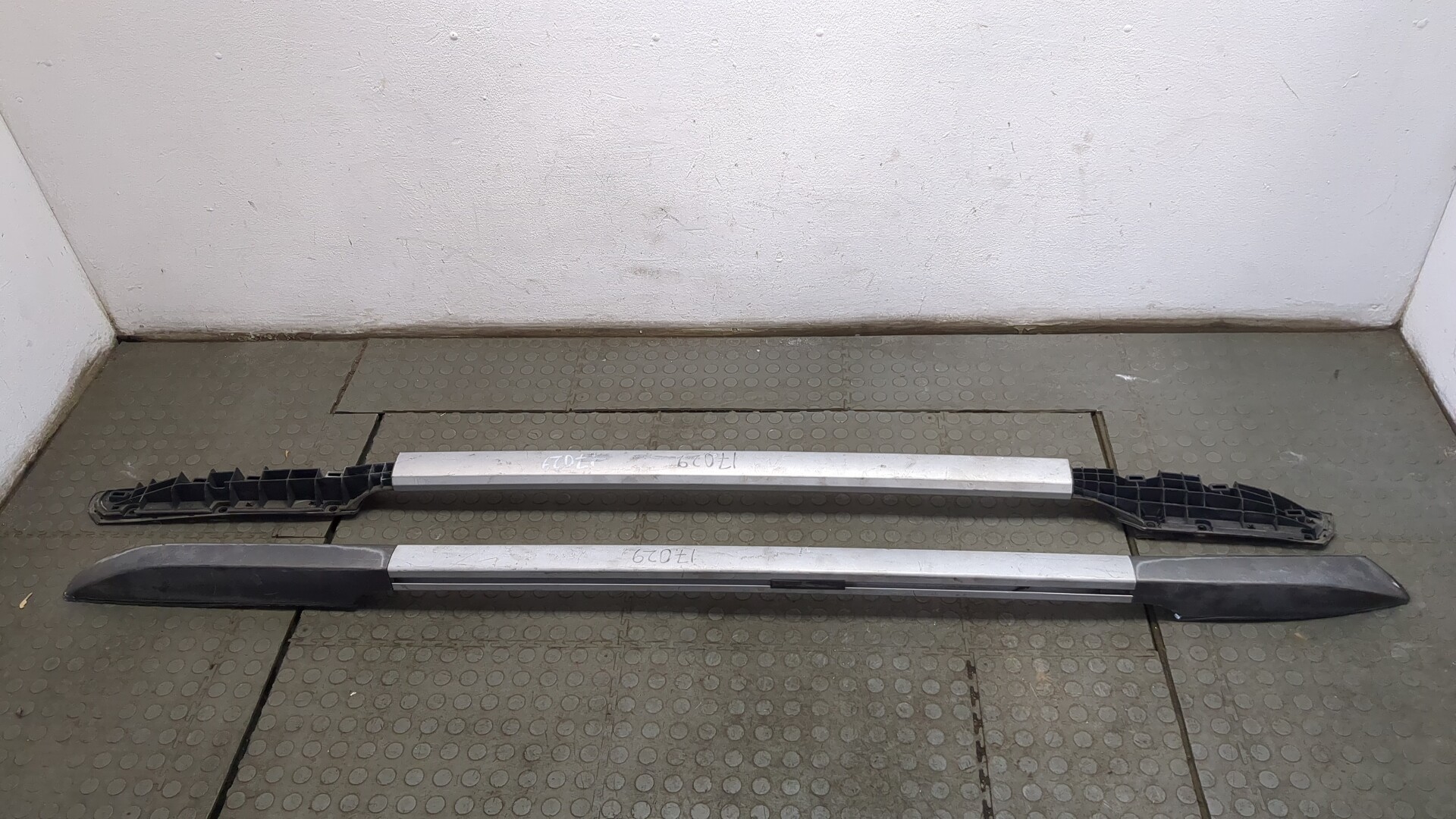 Рейлинги (релинг) к-кт (планки на крышу)