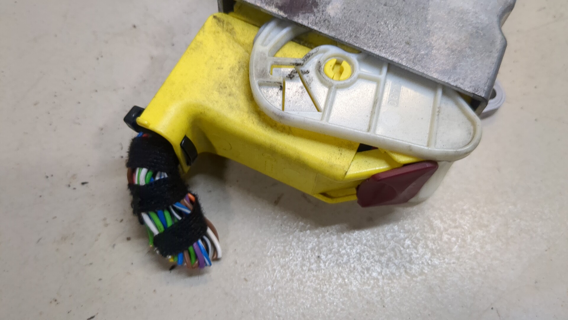 Блок управления подушек безопасности (AIR BAG)
