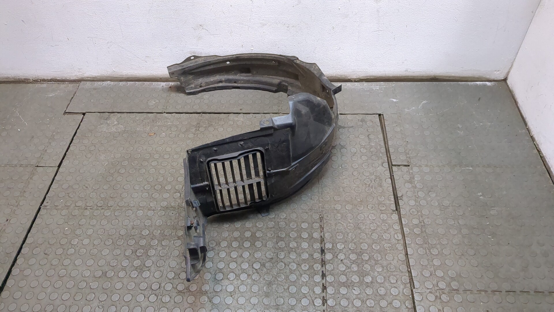 Локер передний левый