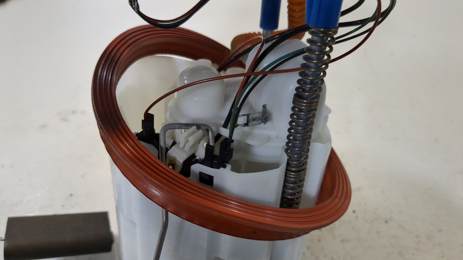 Насос топливный электрический